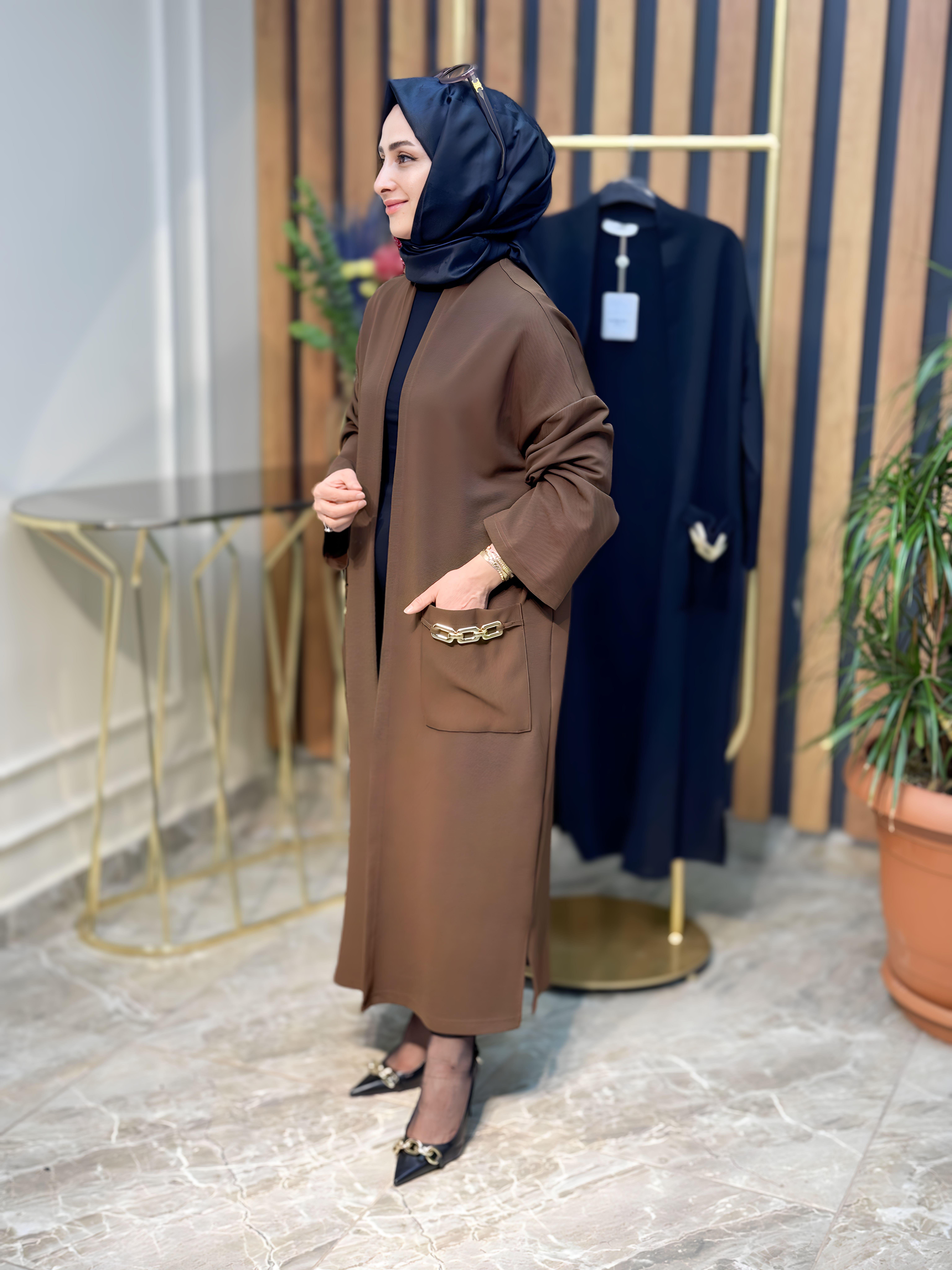 ARMİNE TREND ÖRME KUMAŞ CEPLERİ ZİNCİR DETAYLI HIRKA-23KT525