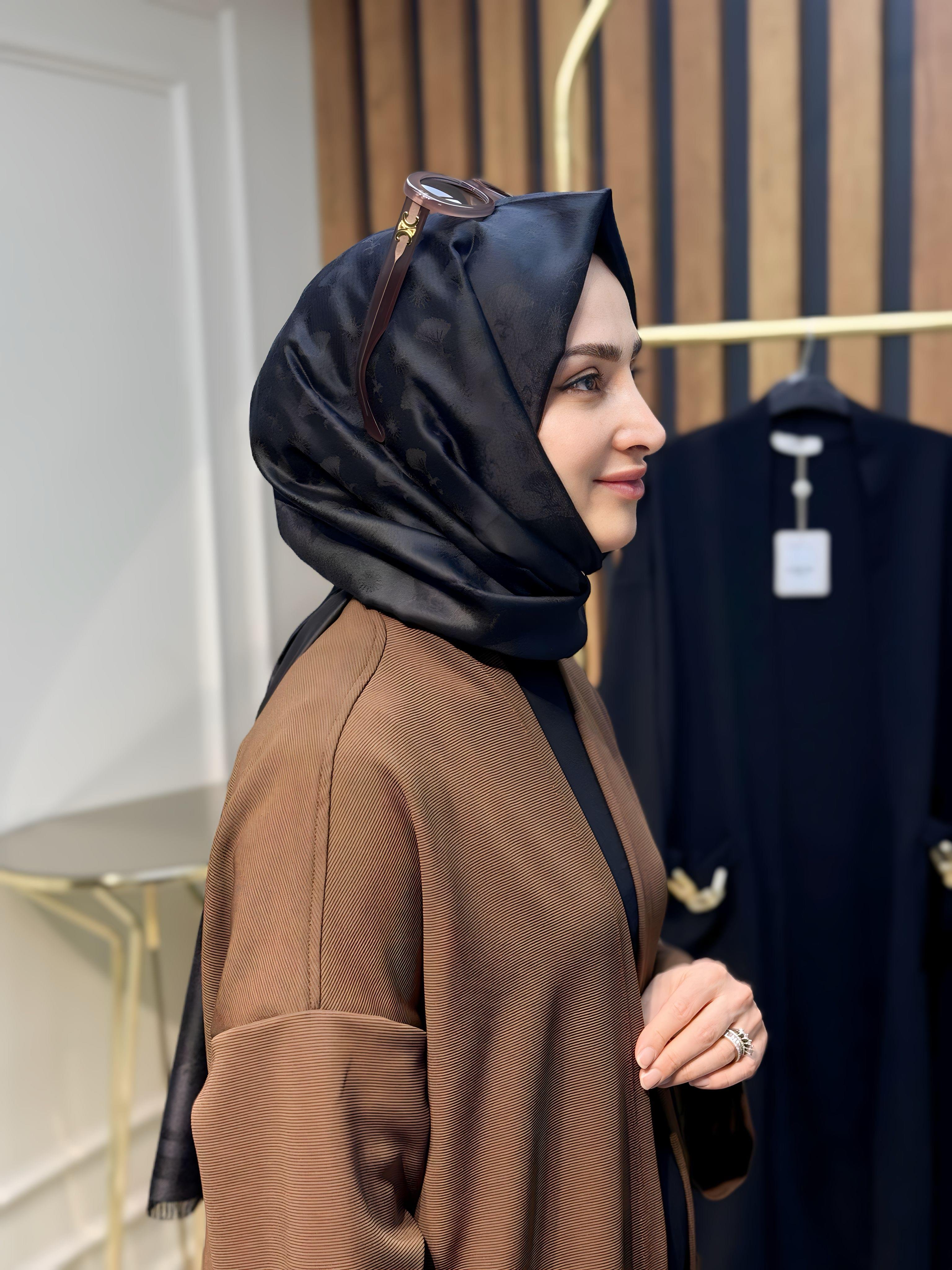 ARMİNE TREND ÖRME KUMAŞ CEPLERİ ZİNCİR DETAYLI HIRKA-23KT525