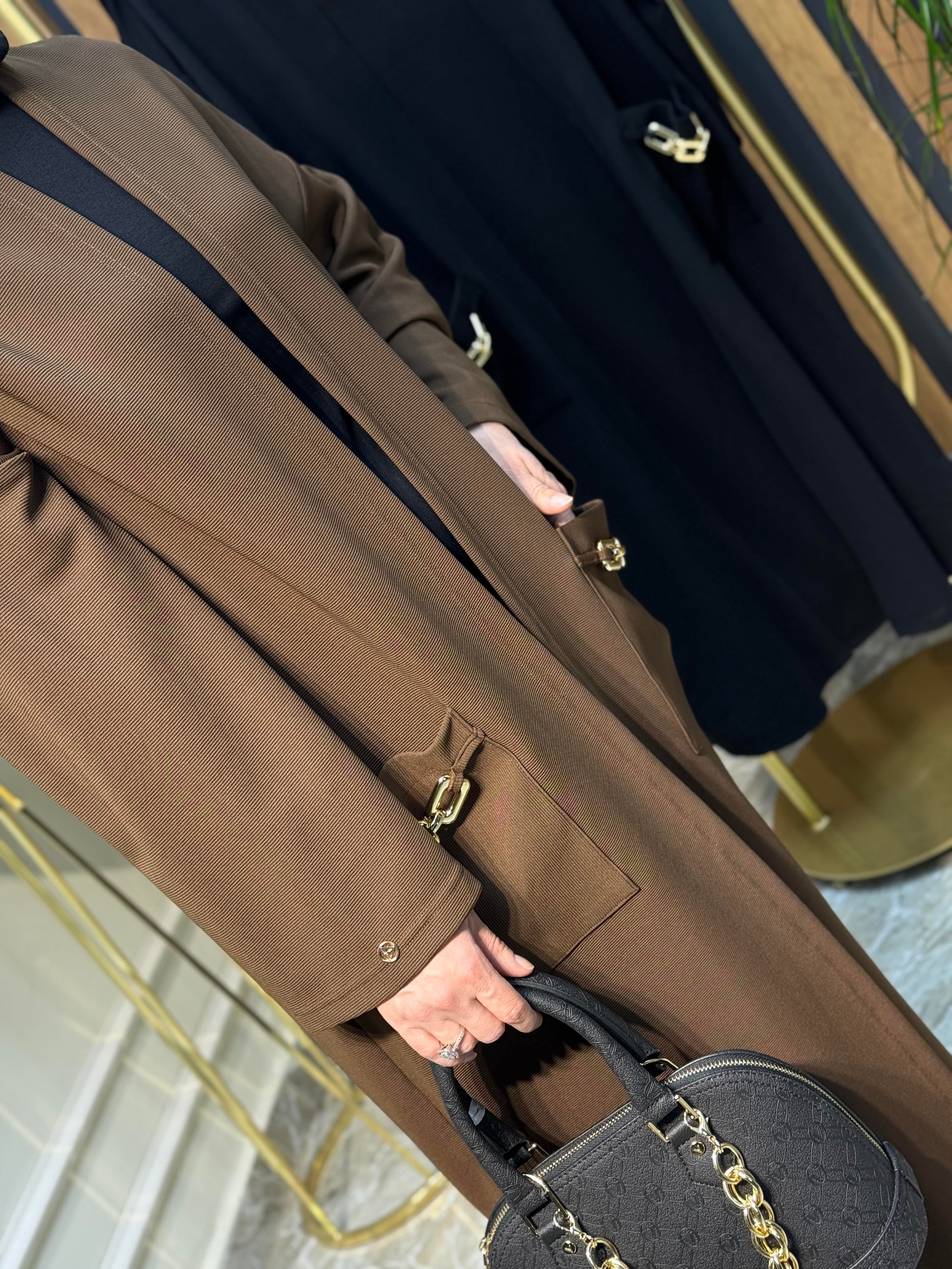ARMİNE TREND ÖRME KUMAŞ CEPLERİ ZİNCİR DETAYLI HIRKA-23KT525