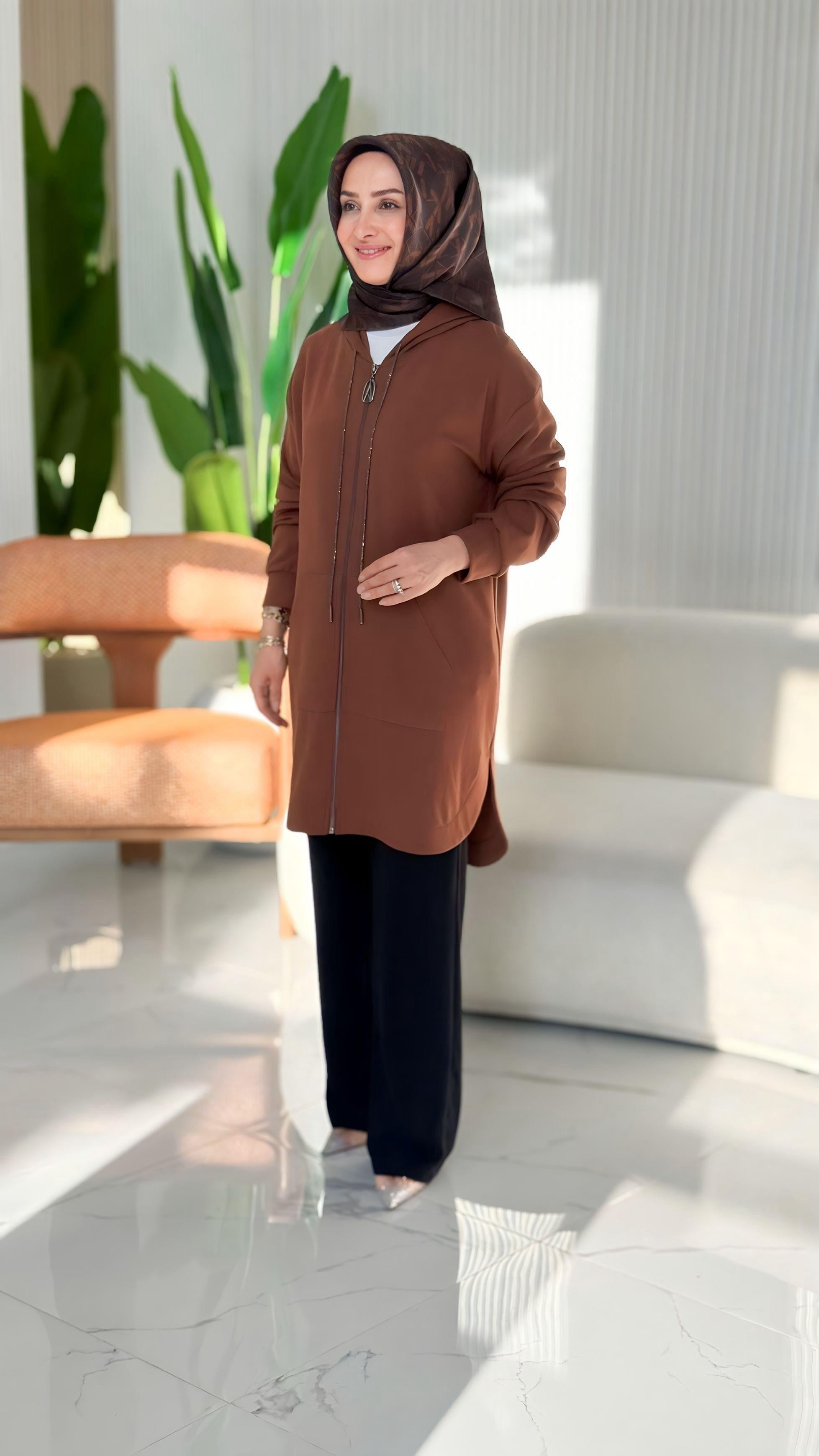 ARMİNE TREND YAKA AKSESUARLI GİYÇIK- 25KT448