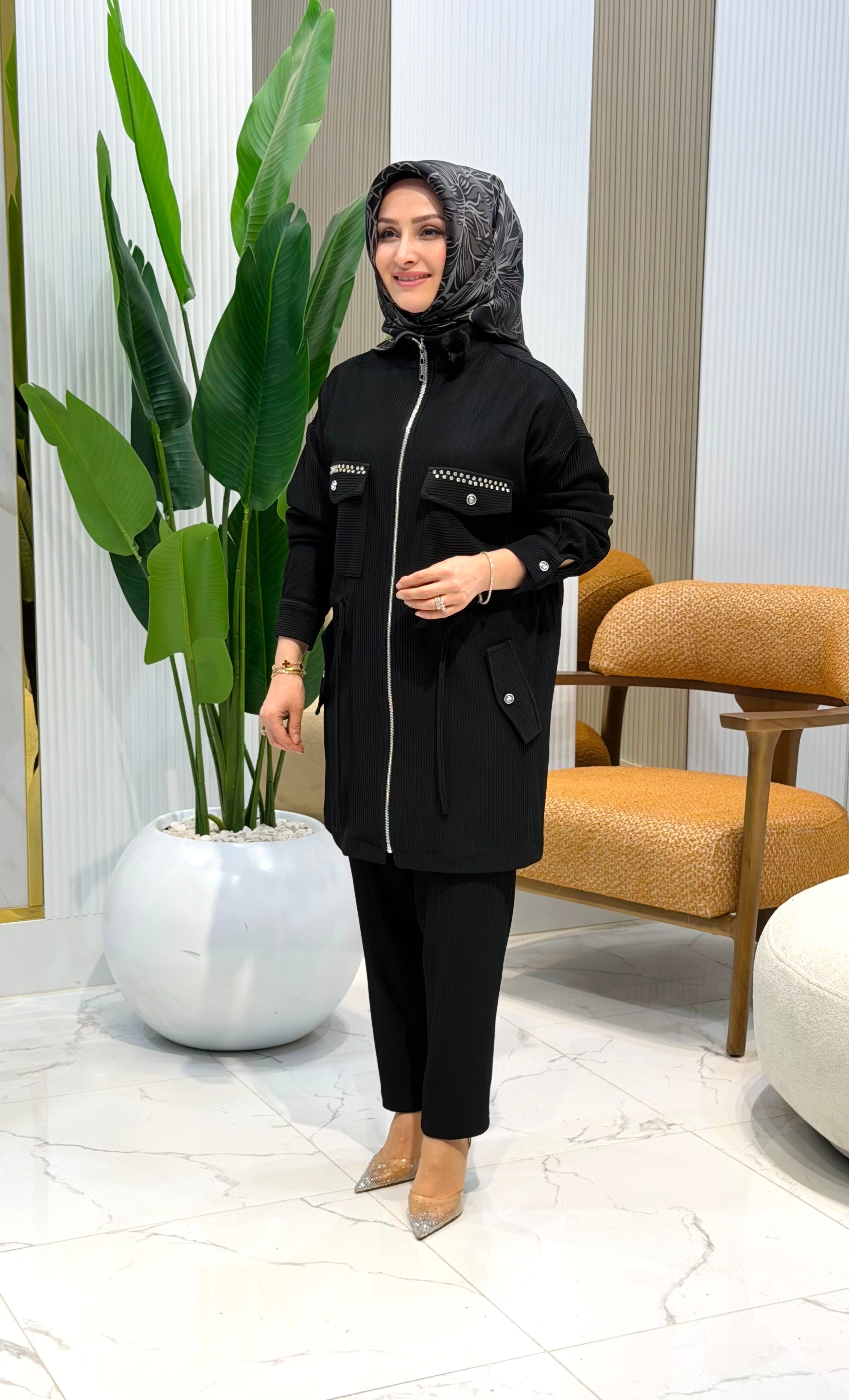BELLİ CEP KAPAĞI İŞLEMELİ TAKIM SİYAH-25KD6025