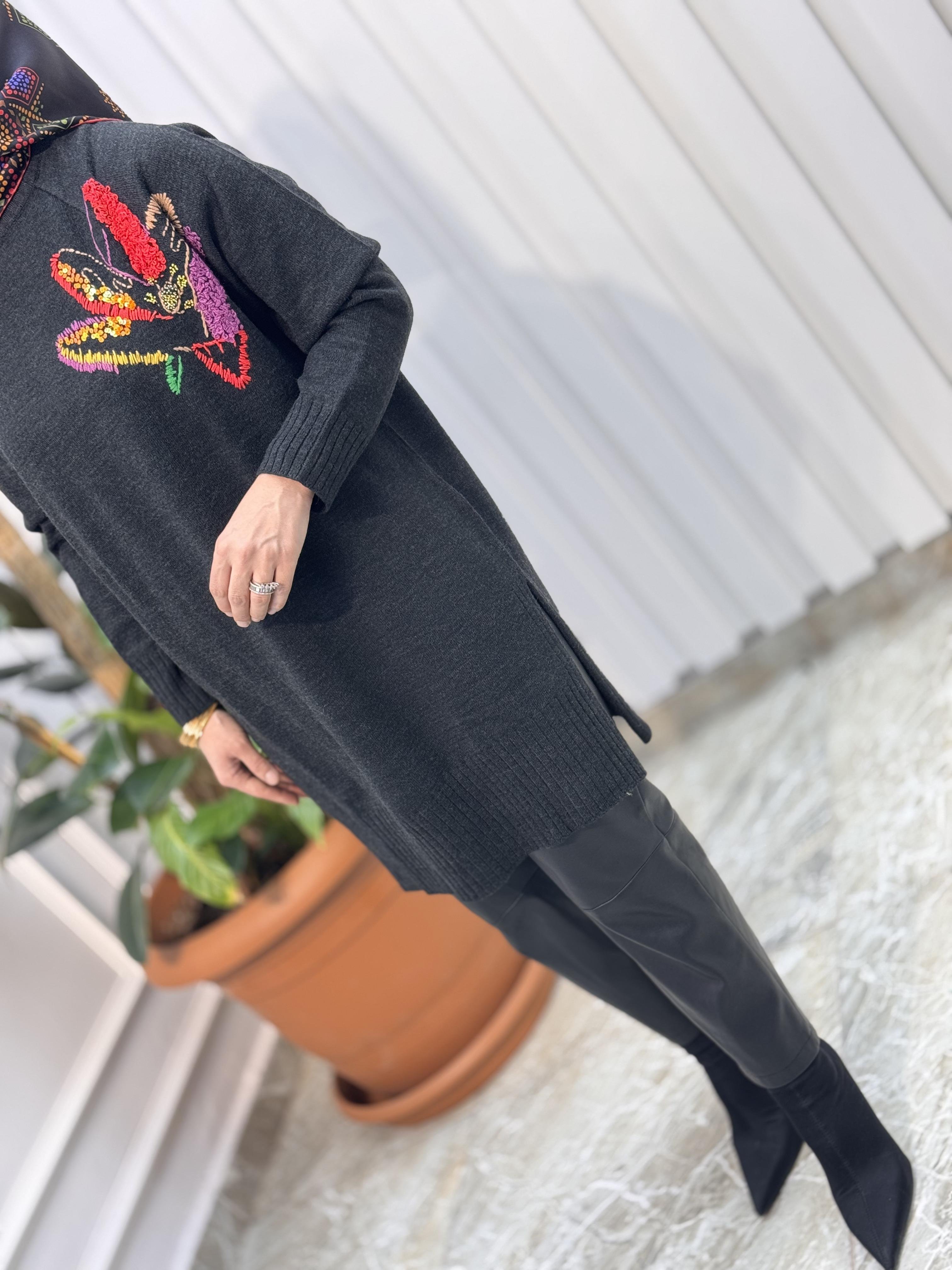 Çiçek nakışlı triko tunik-5212