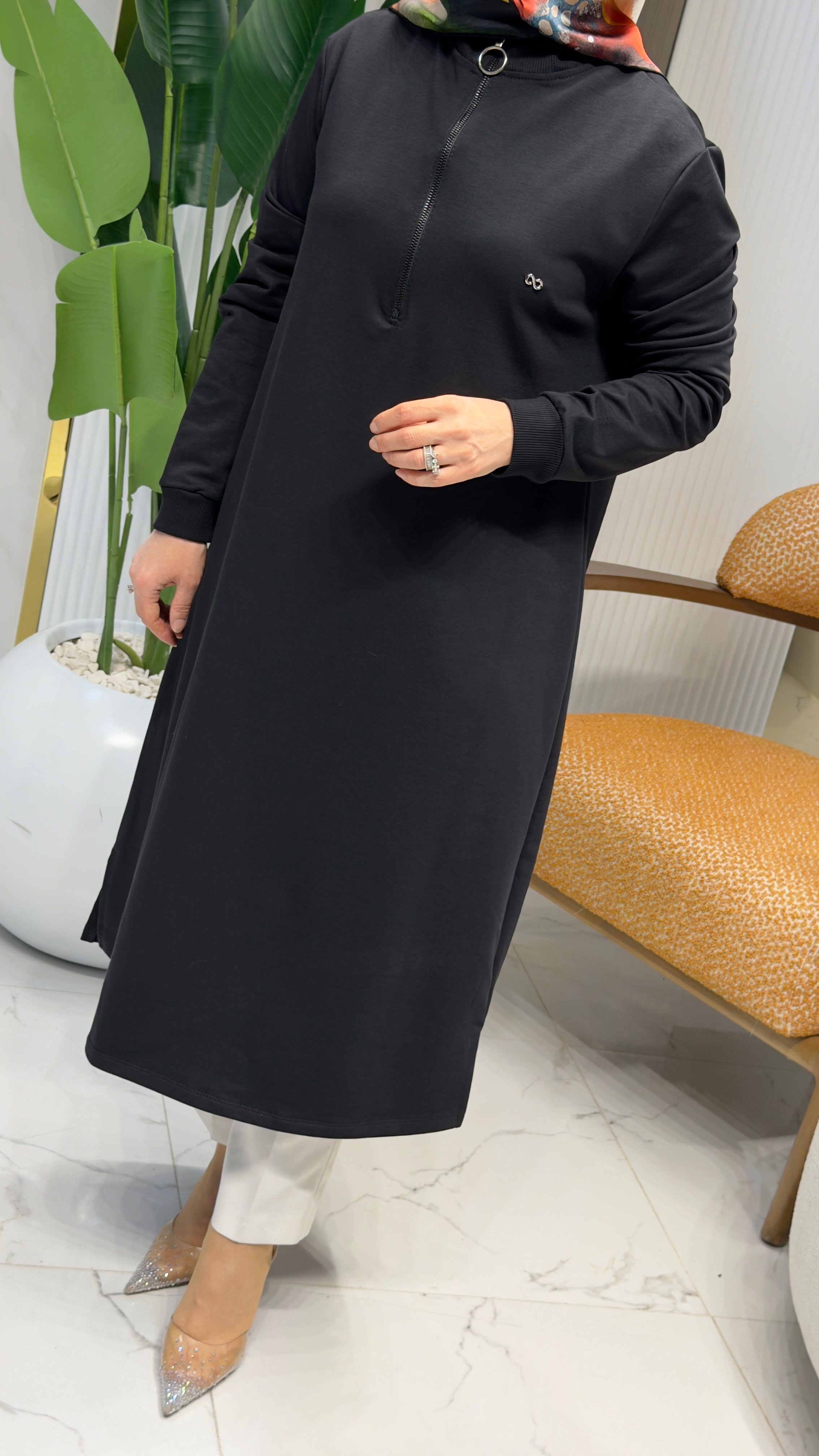 KADO ÖN YARIM FERMUARLI TUNİK SİYAH- 2322
