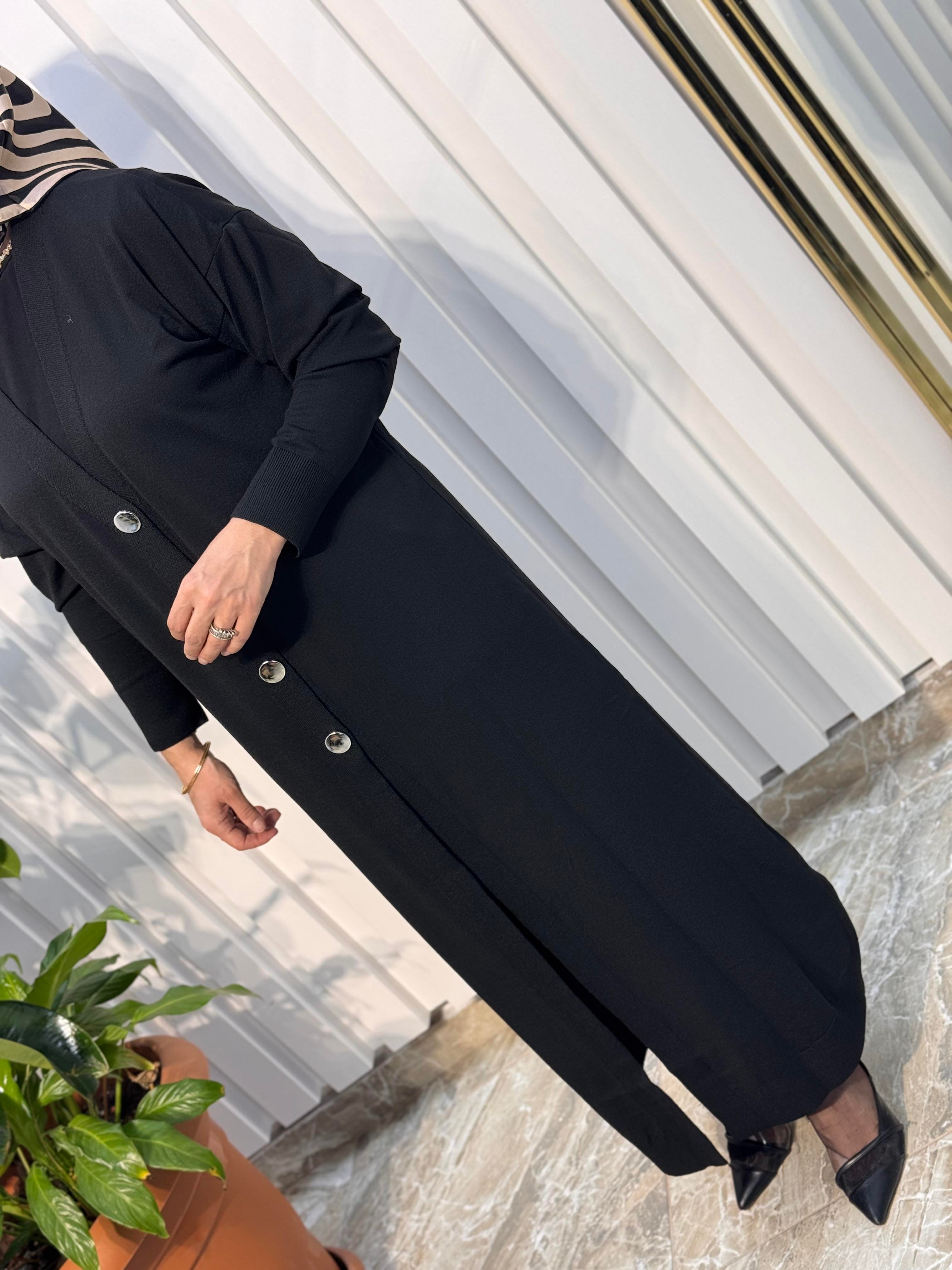 ÖNÜ DÜĞMELİ UZUN TRİKO HIRKA -9172