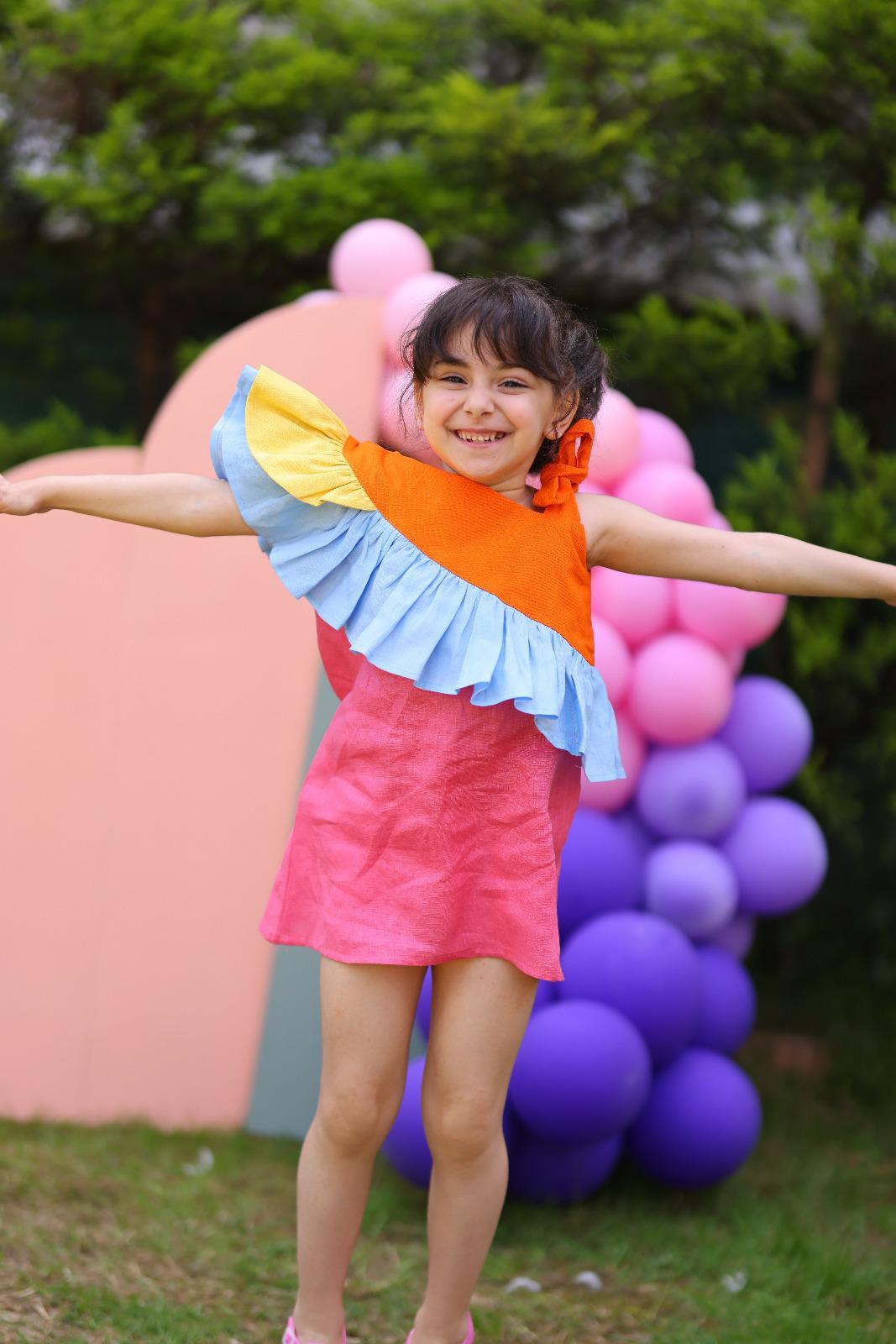 Canlı Renk Bloklu Fırfır Detaylı Keten Elbise