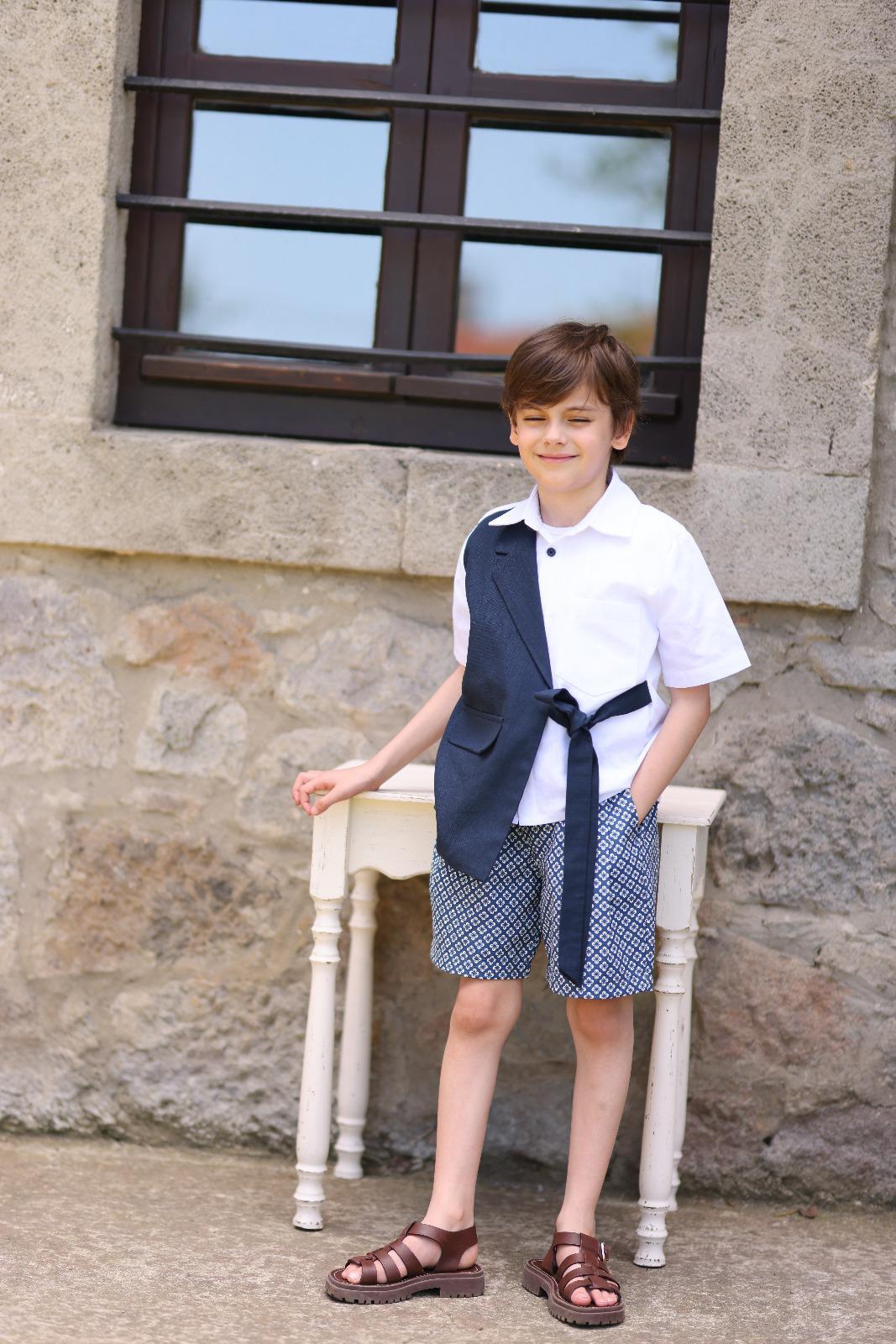 Çiçek Desenli Gabardin Şort