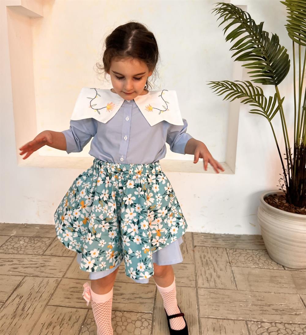 Çift Kat Çiçekli Etek Şort