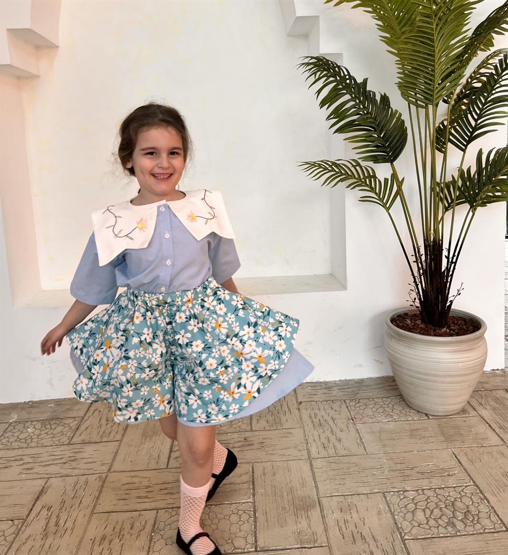 Çift Kat Çiçekli Etek Şort