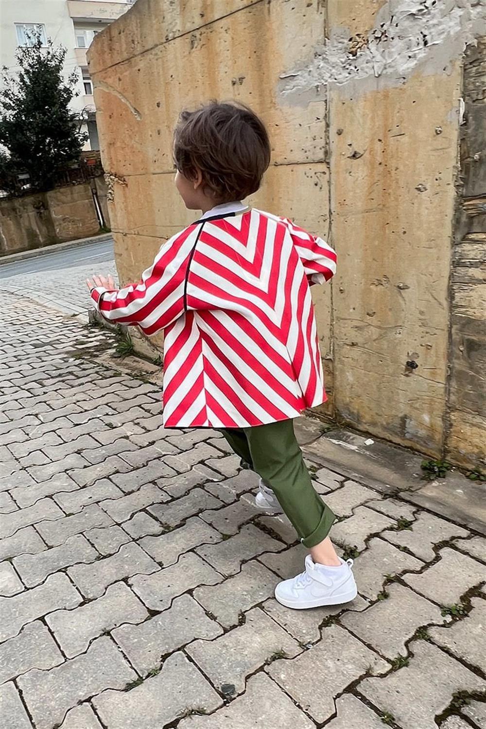 Çizgili Biye Detaylı Unisex Ceket
