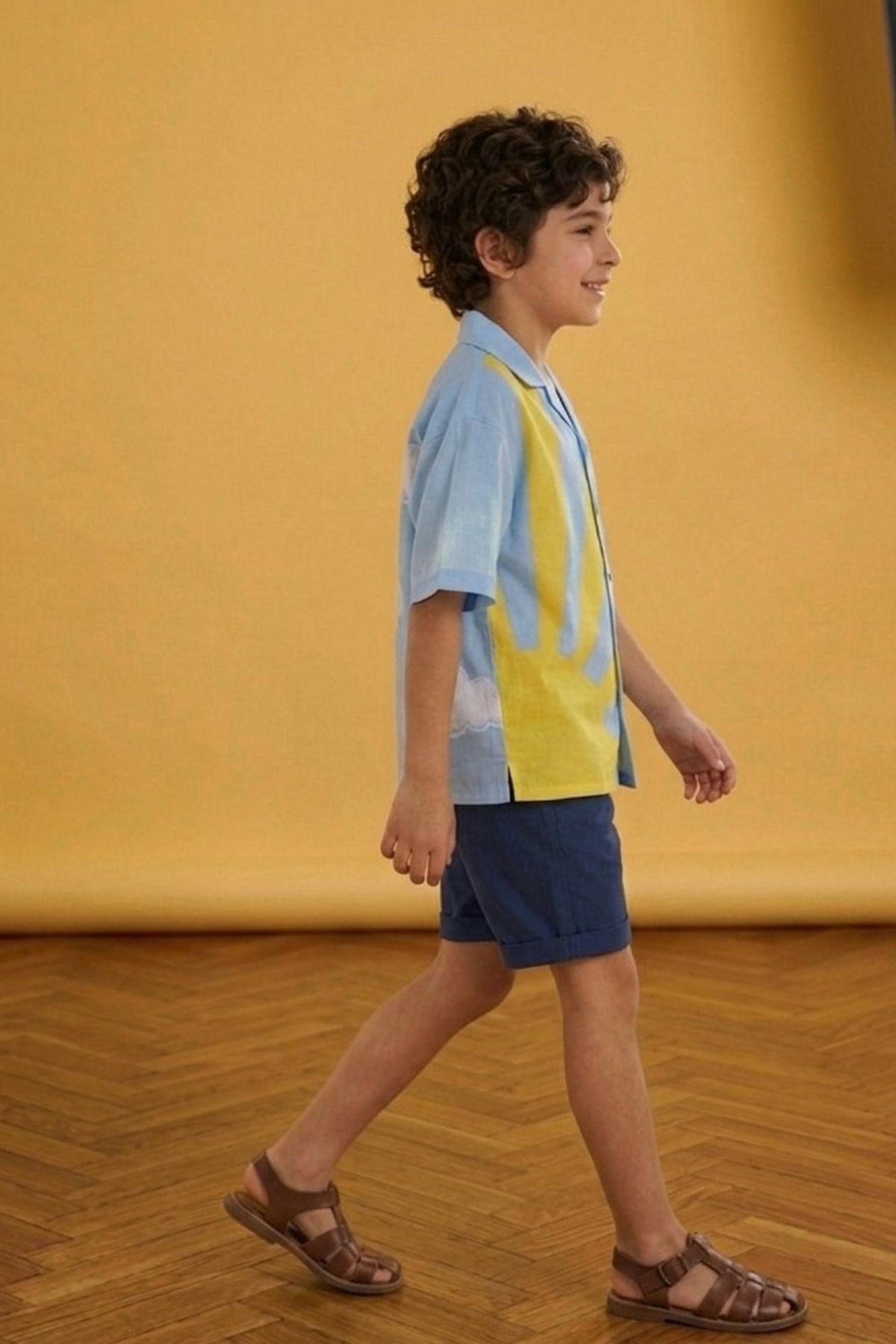 Güneş Ve Bulut Aplikli Gömlek