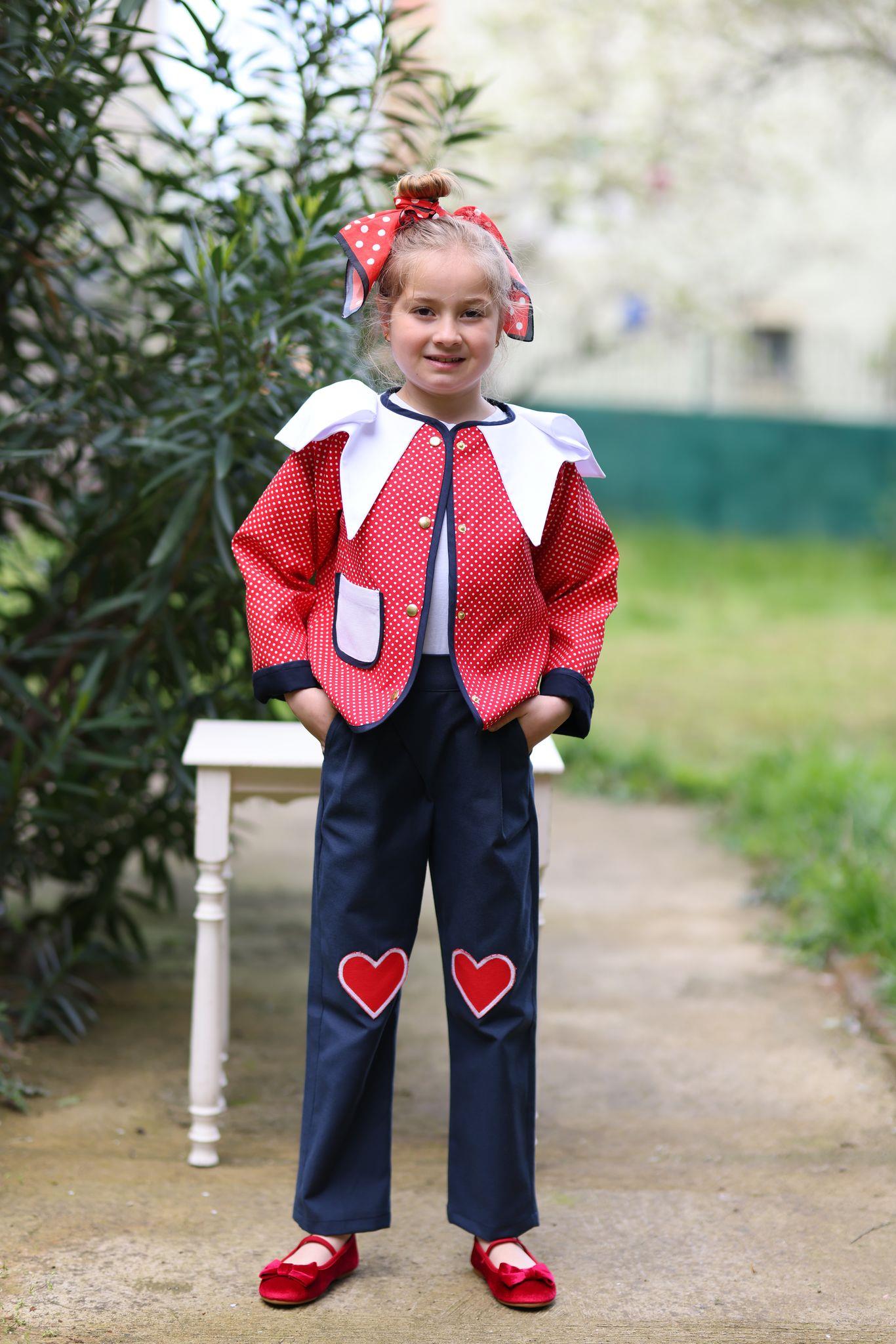 Puantiyeli Kırmızı Ceket