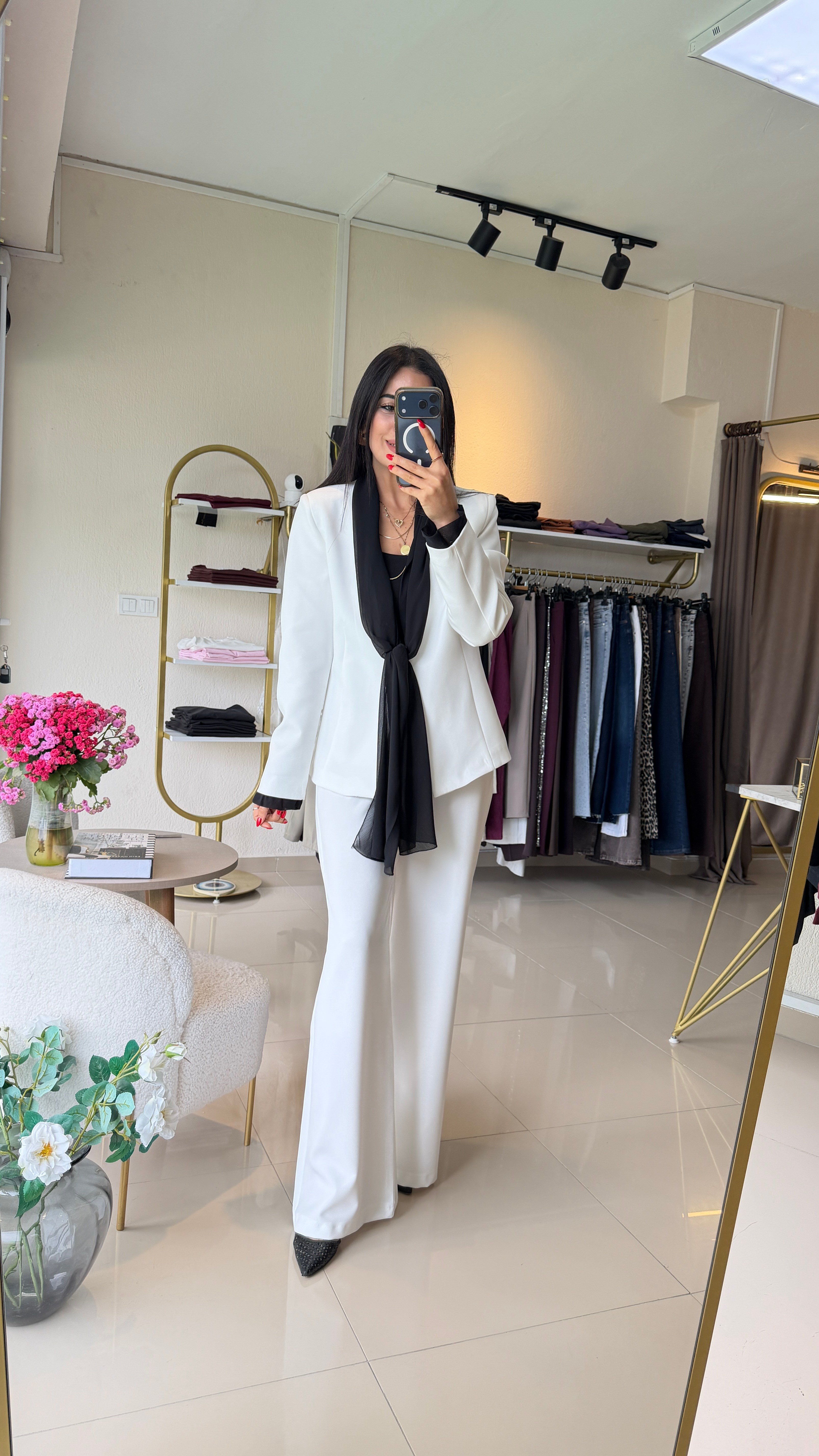 Orijinal Model , Fularlı , Premium Beyaz Takım