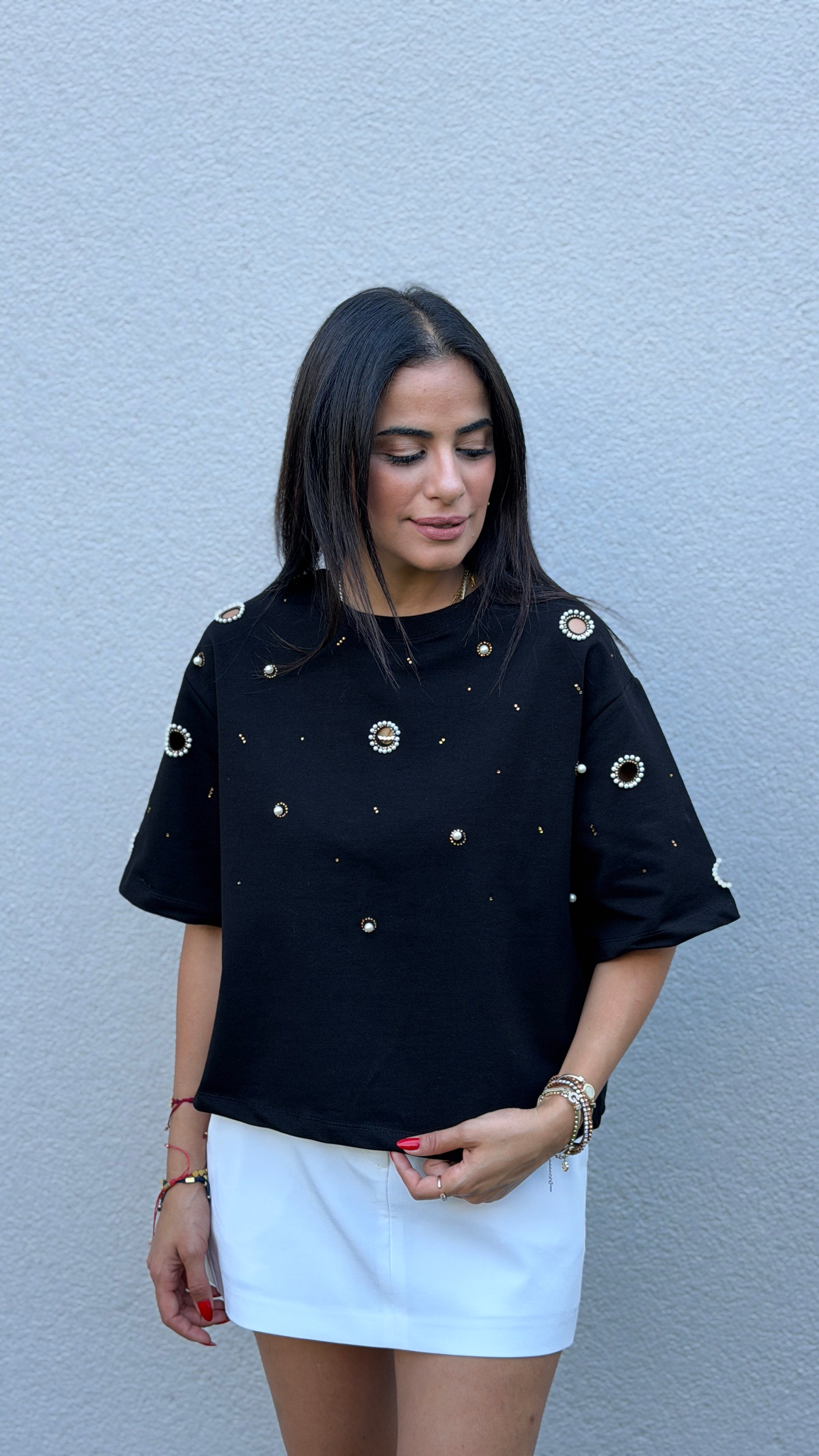 TAŞ İŞLEMELİ MARKA MODEL BLUZ  SİYAH