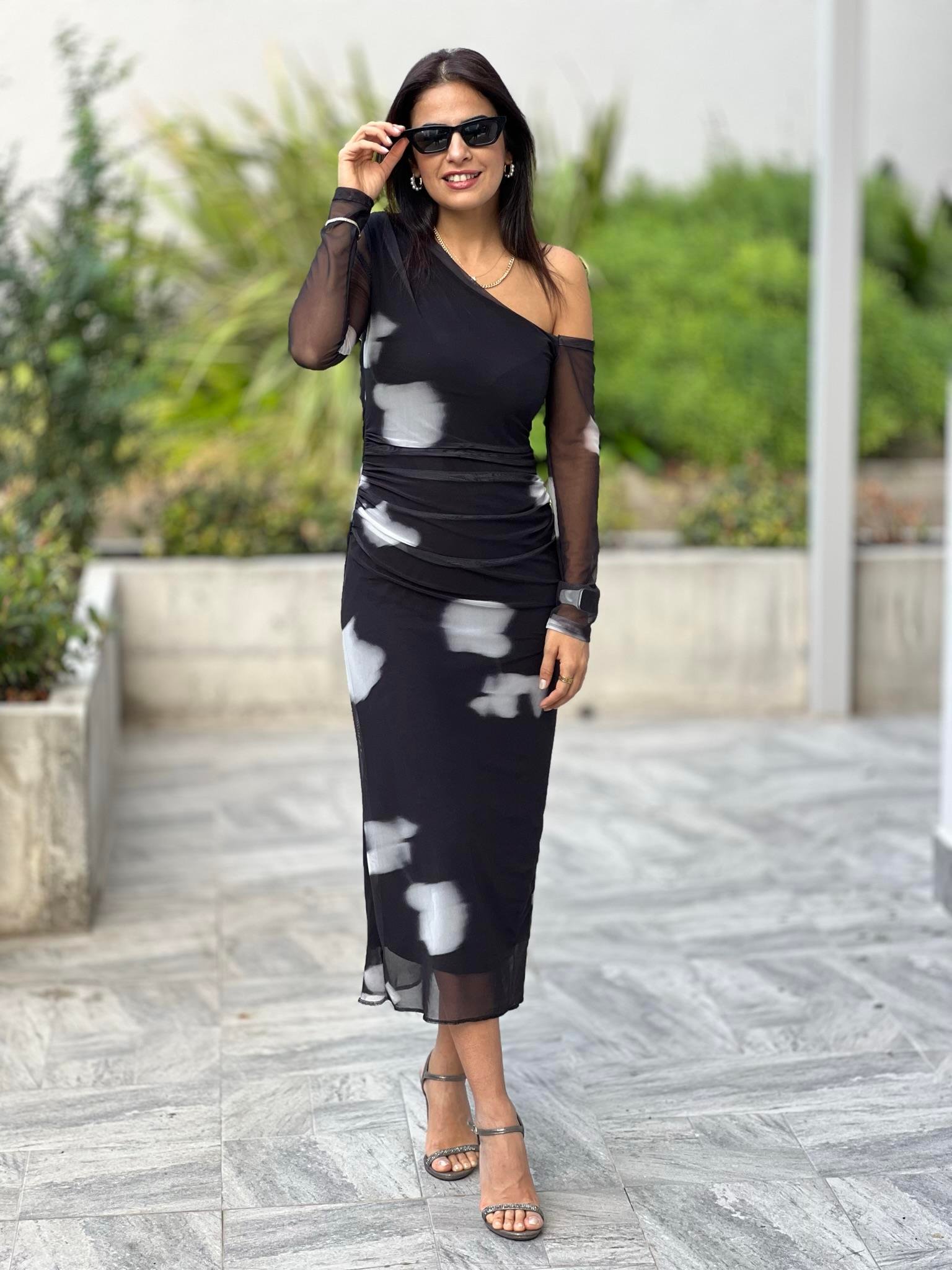 TEK OMUZ DESENLİ ŞİFON ELBİSE