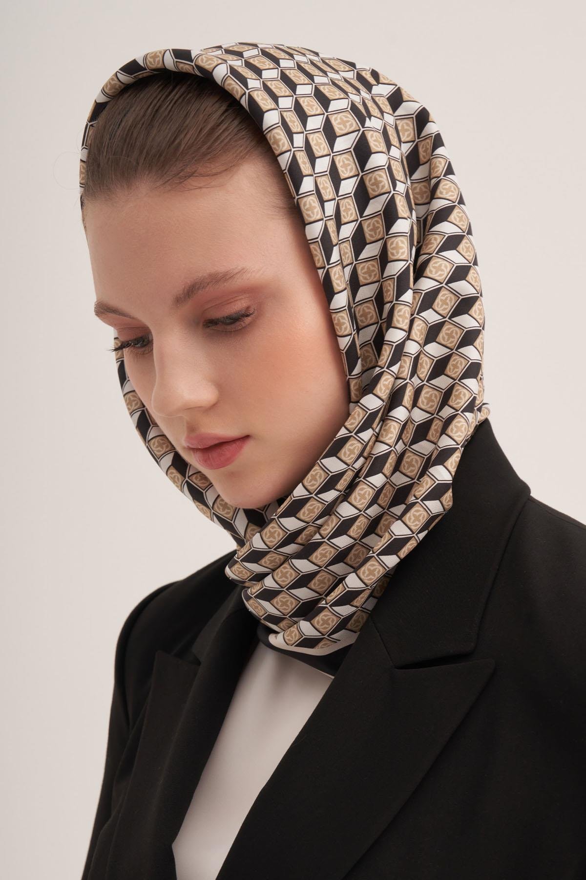 Aker İpek Eşarp - 2025 İlkbahar-Yaz - 8976701-312 - Sura