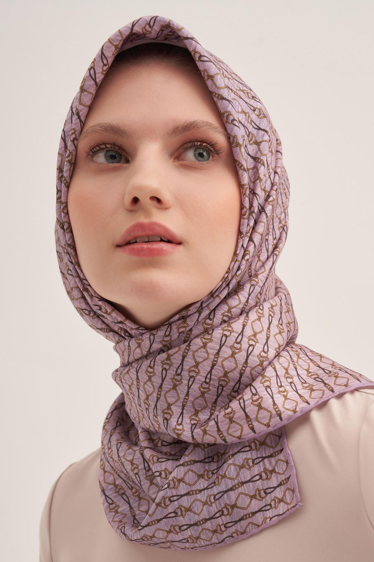 Aker İpek Eşarp - 2025 İlkbahar-Yaz - 8985713-992 - Tivil