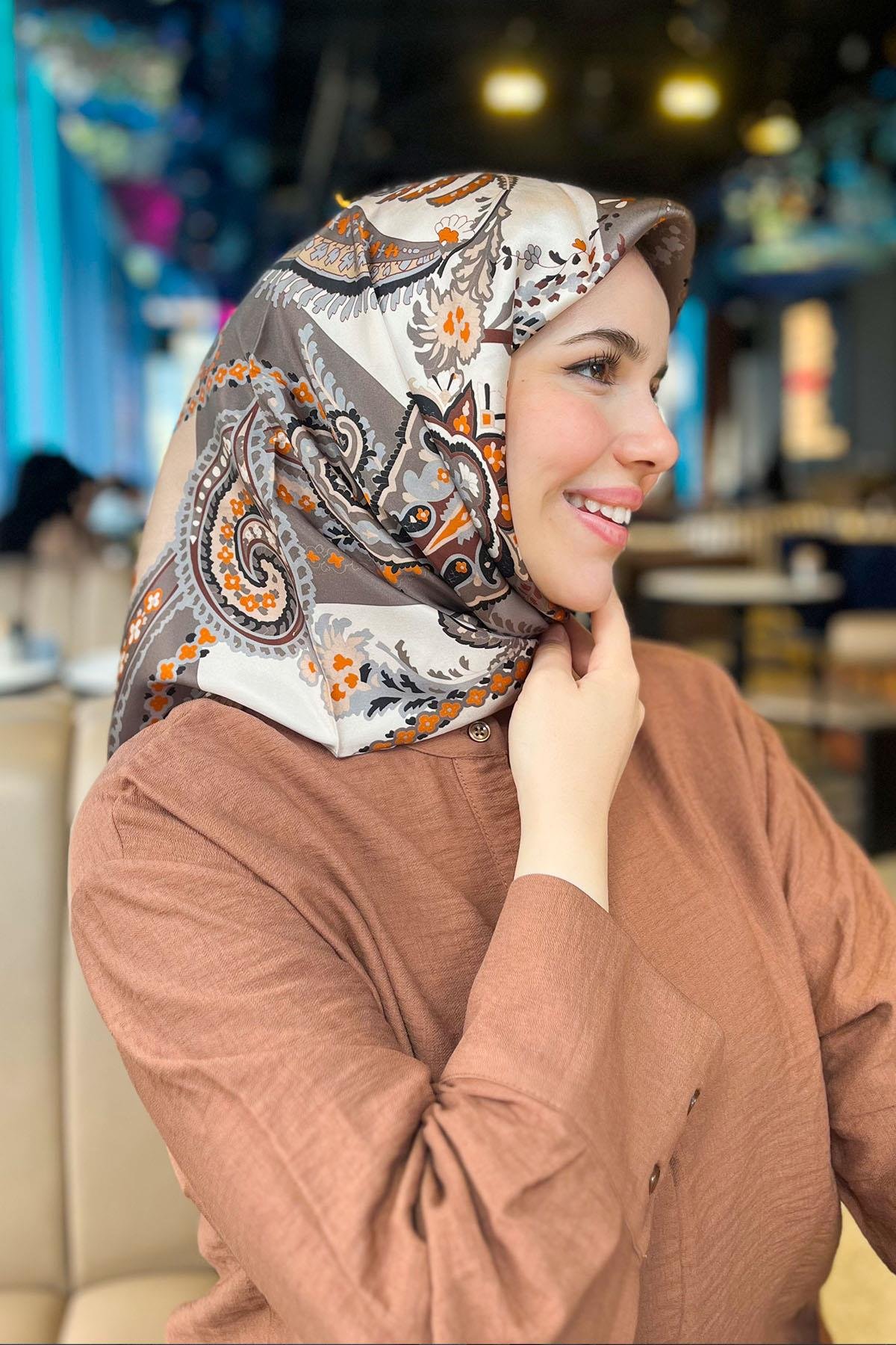 Aker İpek Eşarp - 2025 İlkbahar-Yaz - 9053701-331 - Sura - Şal Desen