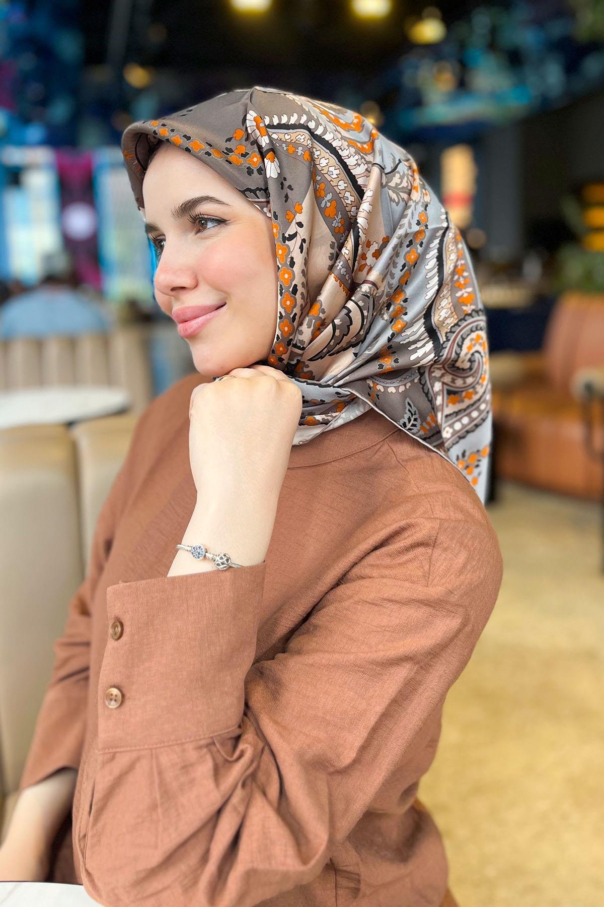 Aker İpek Eşarp - 2025 İlkbahar-Yaz - 9053713-931 - Tivil - Şal Desen