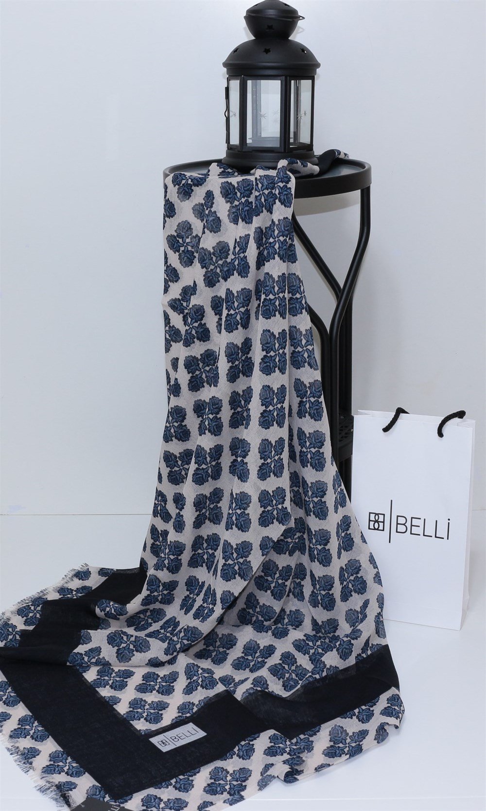 Armine Belli Panama Şal - Batik Çiçek Desen - Lacivert-Bej