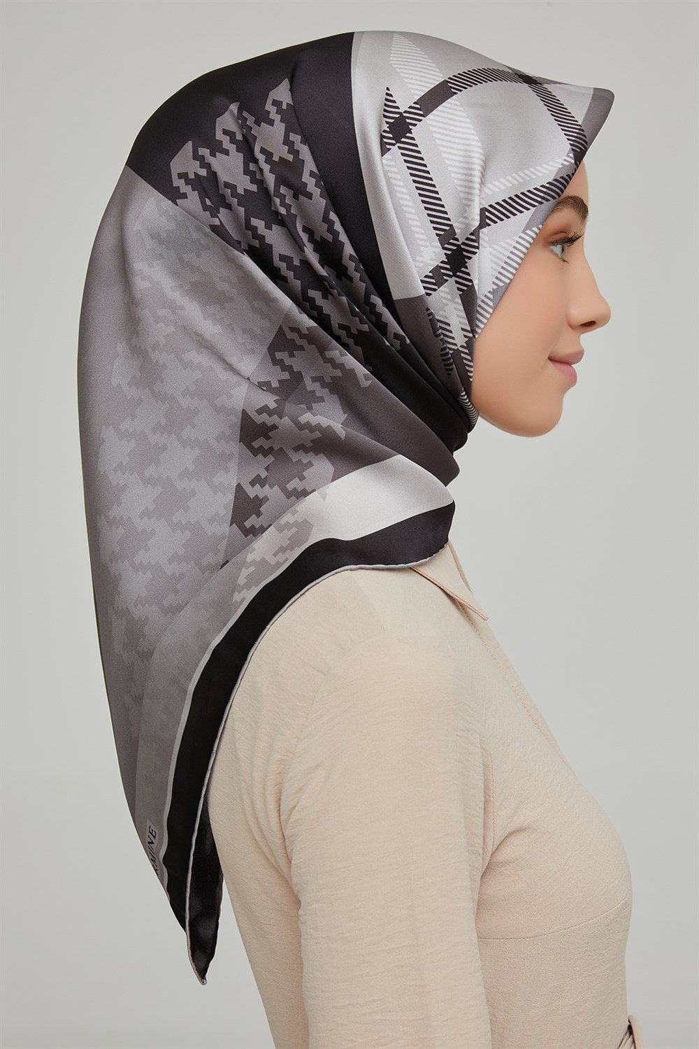 Armine İpek Eşarp 2021/2022 Sonbahar Kış - 8620D-05 - Sura