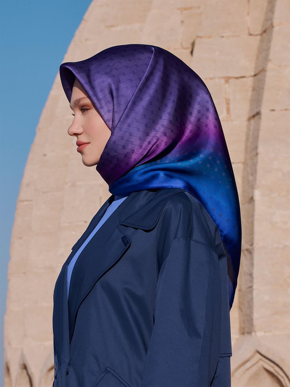 Armine İpek Eşarp 2023/2024 Sonbahar Kış - 9003D-09 - Sura - Renkli Monogram Modeli