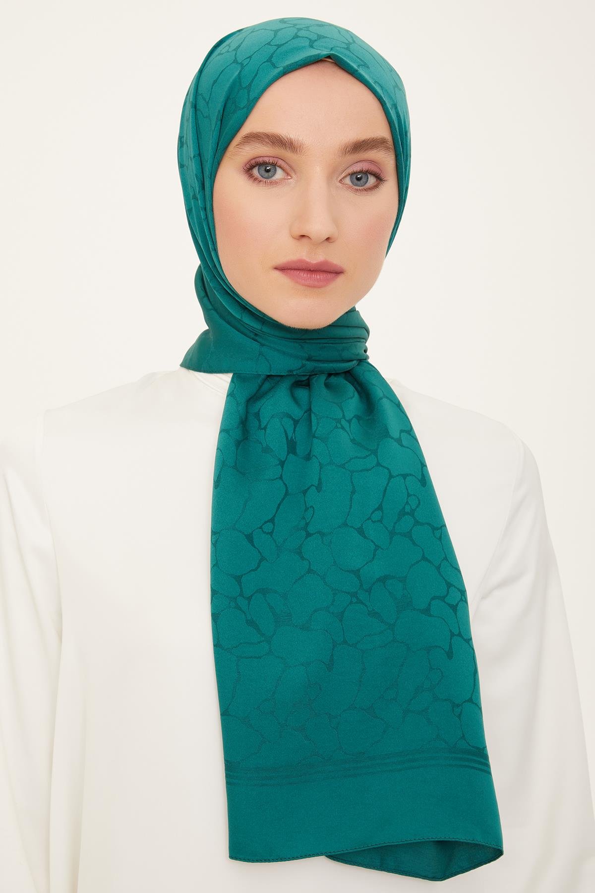 Armine Jakarlı Safir Şal - AT1SFR - 32 - Renk