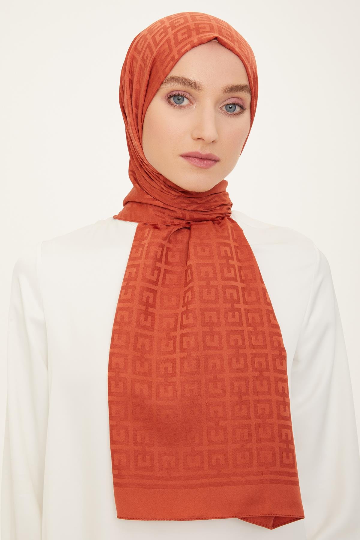 Armine Jakarlı Safir Şal - AT2SFR - 38 - Renk