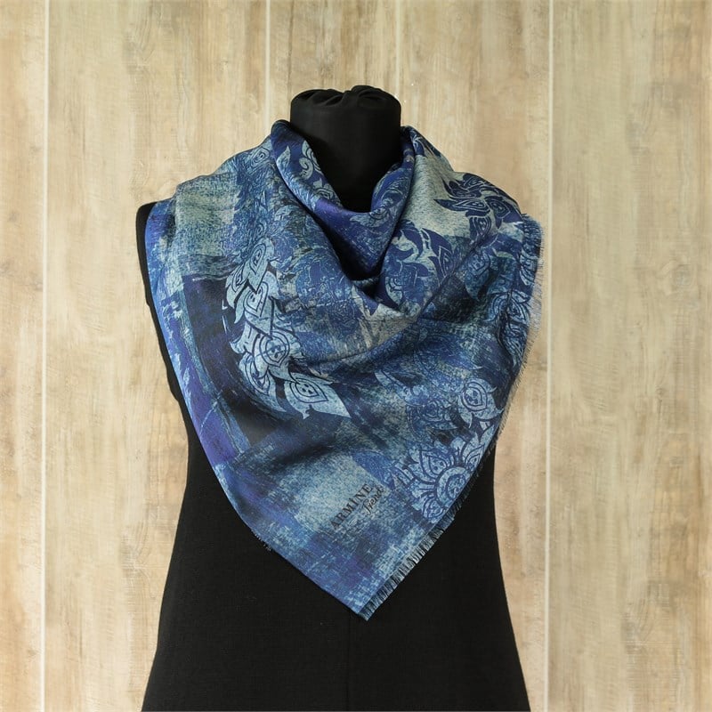 Armine Trend Dijital Baskılı Tafta Eşarp - Otantik Desenli - 001 B8 - Saks/Lacivert
