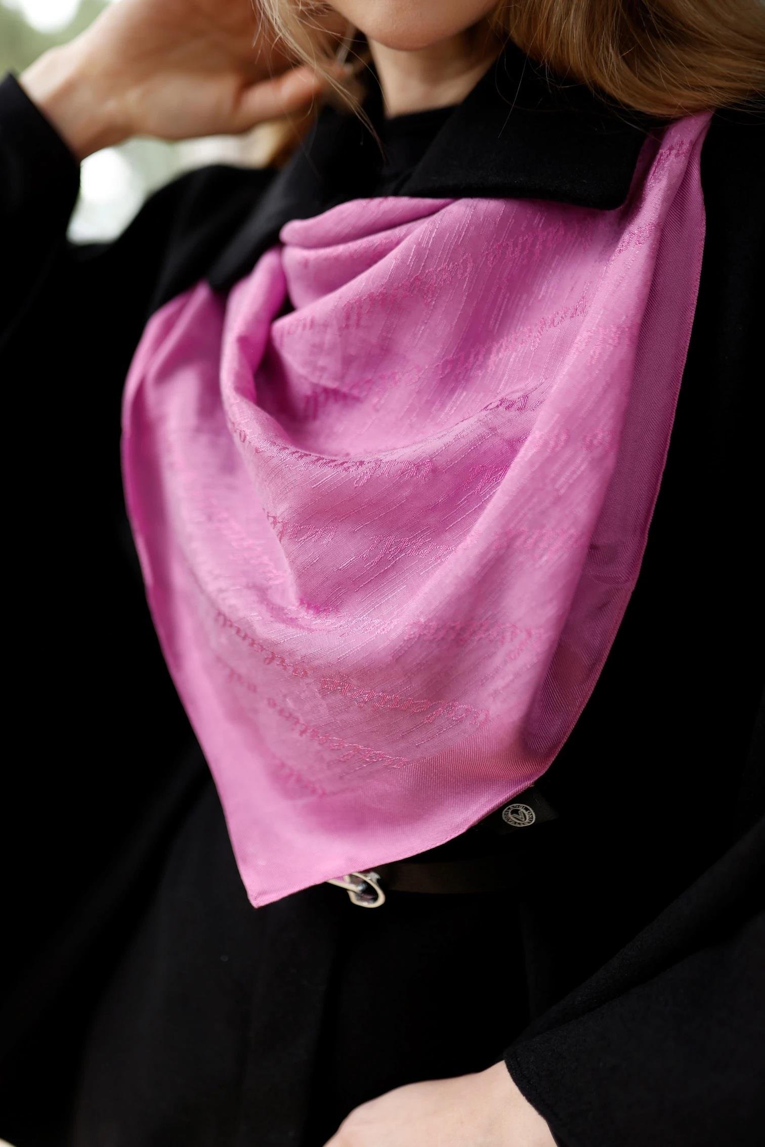 Valentino Orlandi Siena, Jakarlı Şal - İmza Desen - 08 - Fuşya