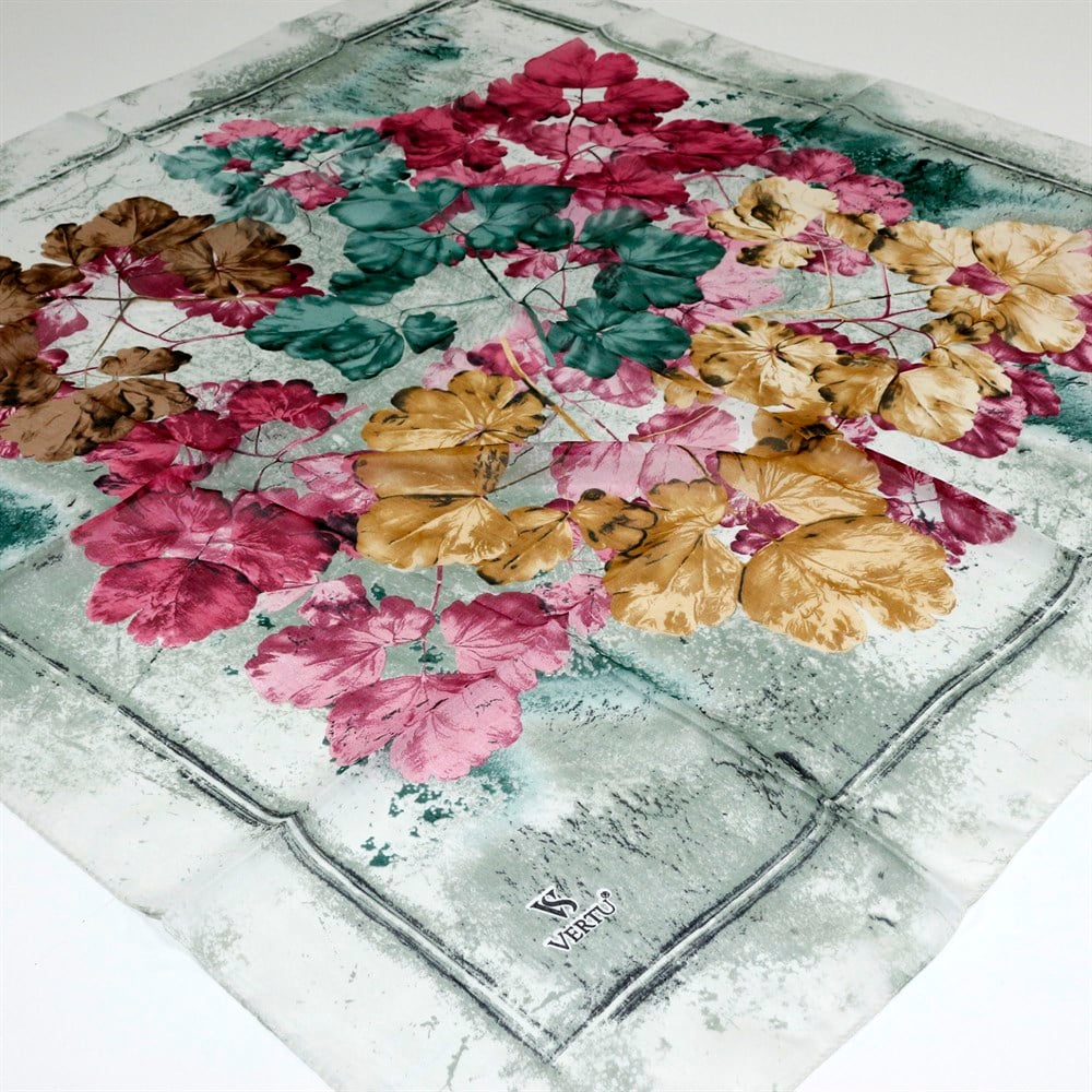 Vertu Çerçeveli Çiçek Desen Yazma - 13 Mint Yeşili