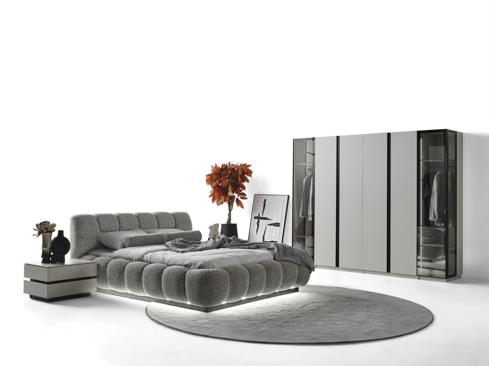 ASHLEY YATAK ODASI TAKIMI