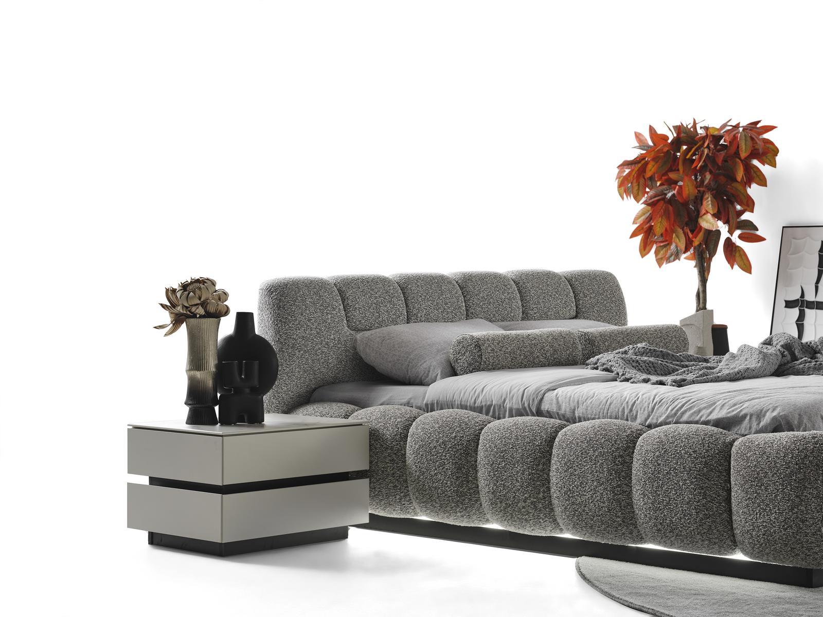 ASHLEY YATAK ODASI TAKIMI