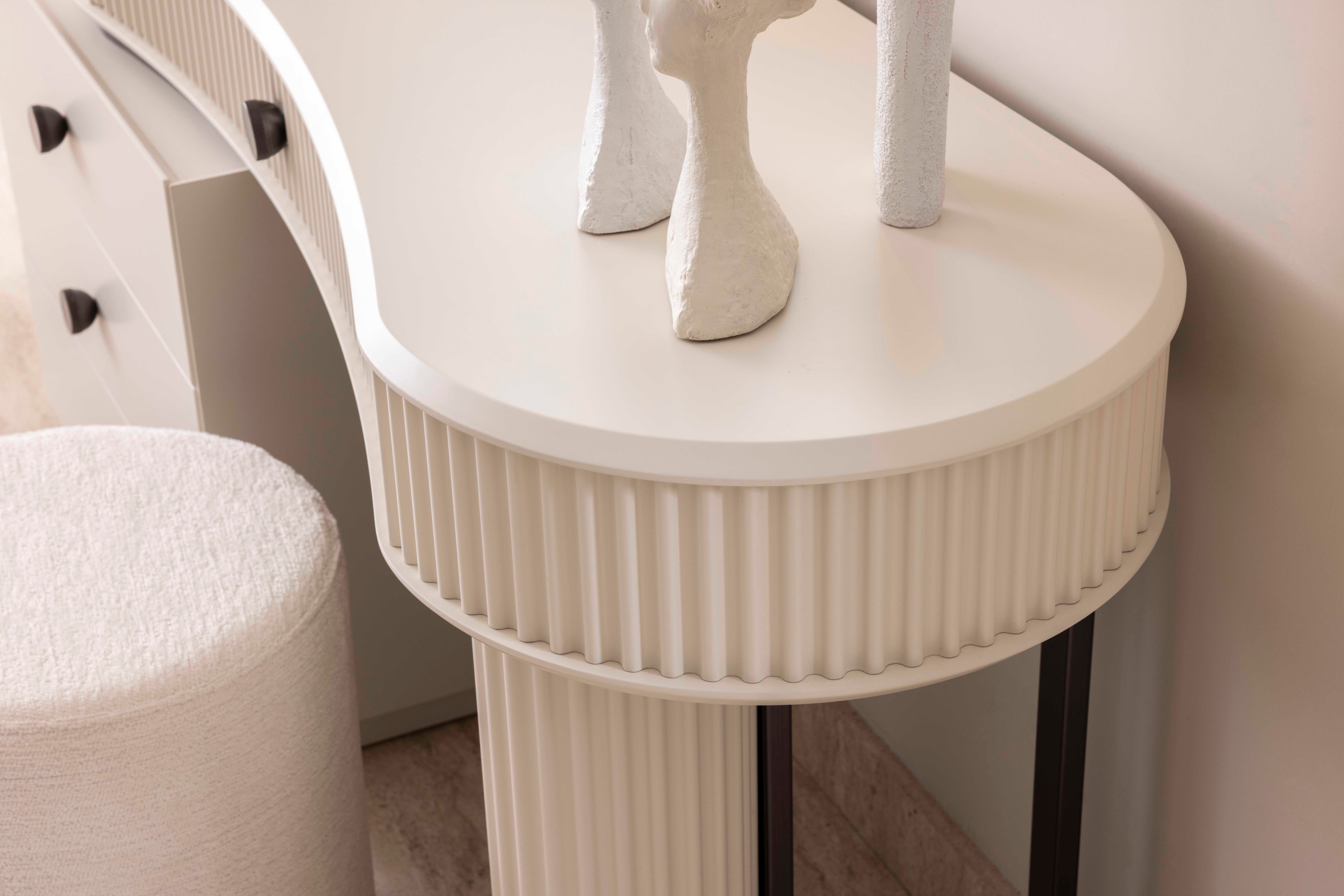 BELGRAD YATAK ODASI TAKIMI