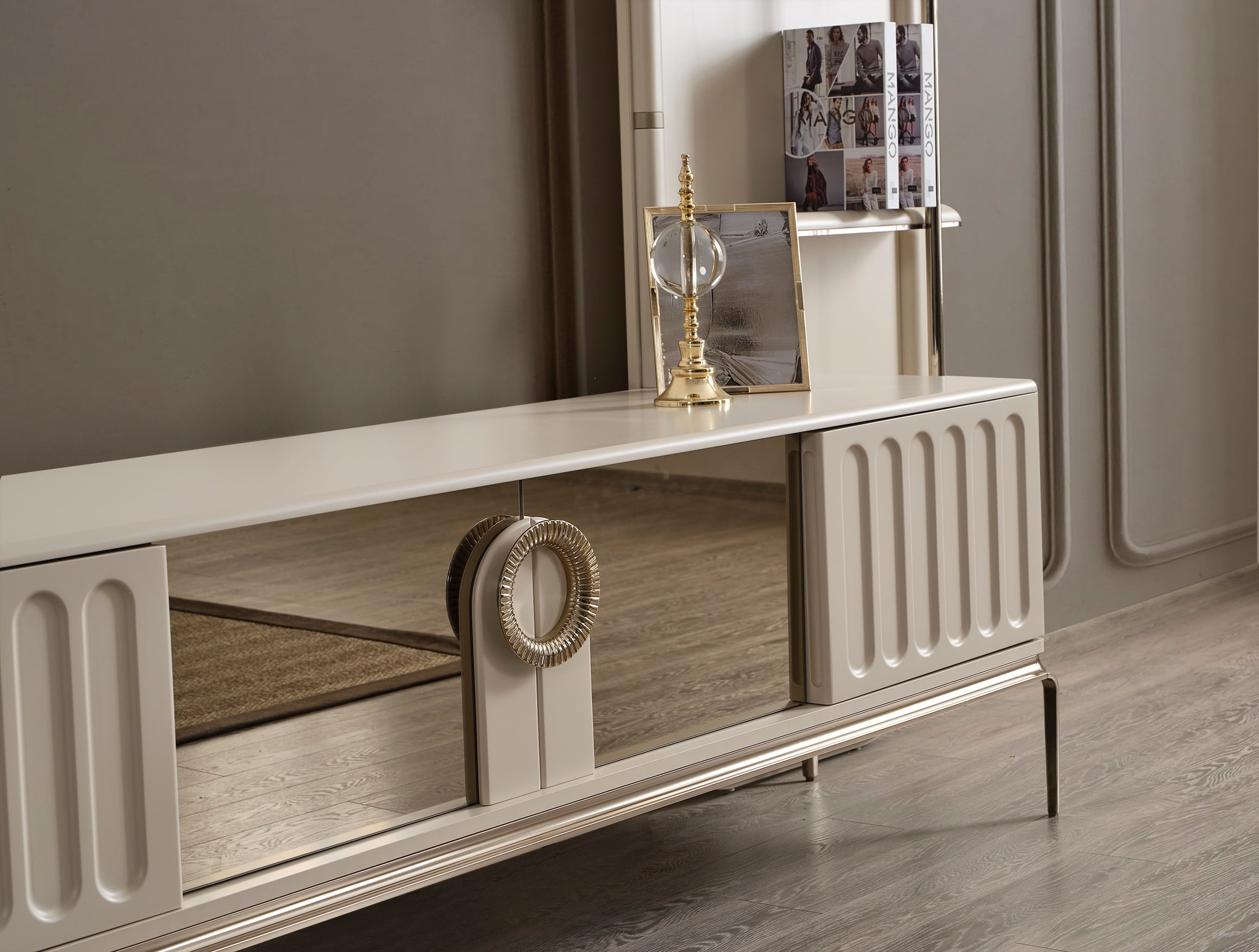 DELÜX DUVAR ÜNİTESİ