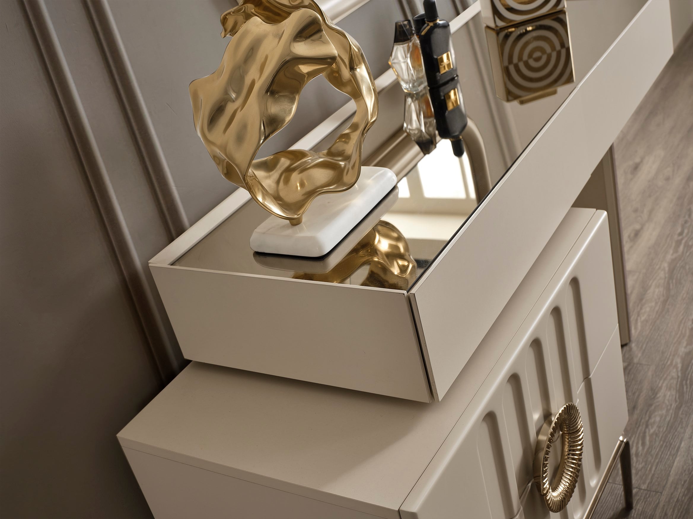 DELÜX YATAK ODASI TAKIMI