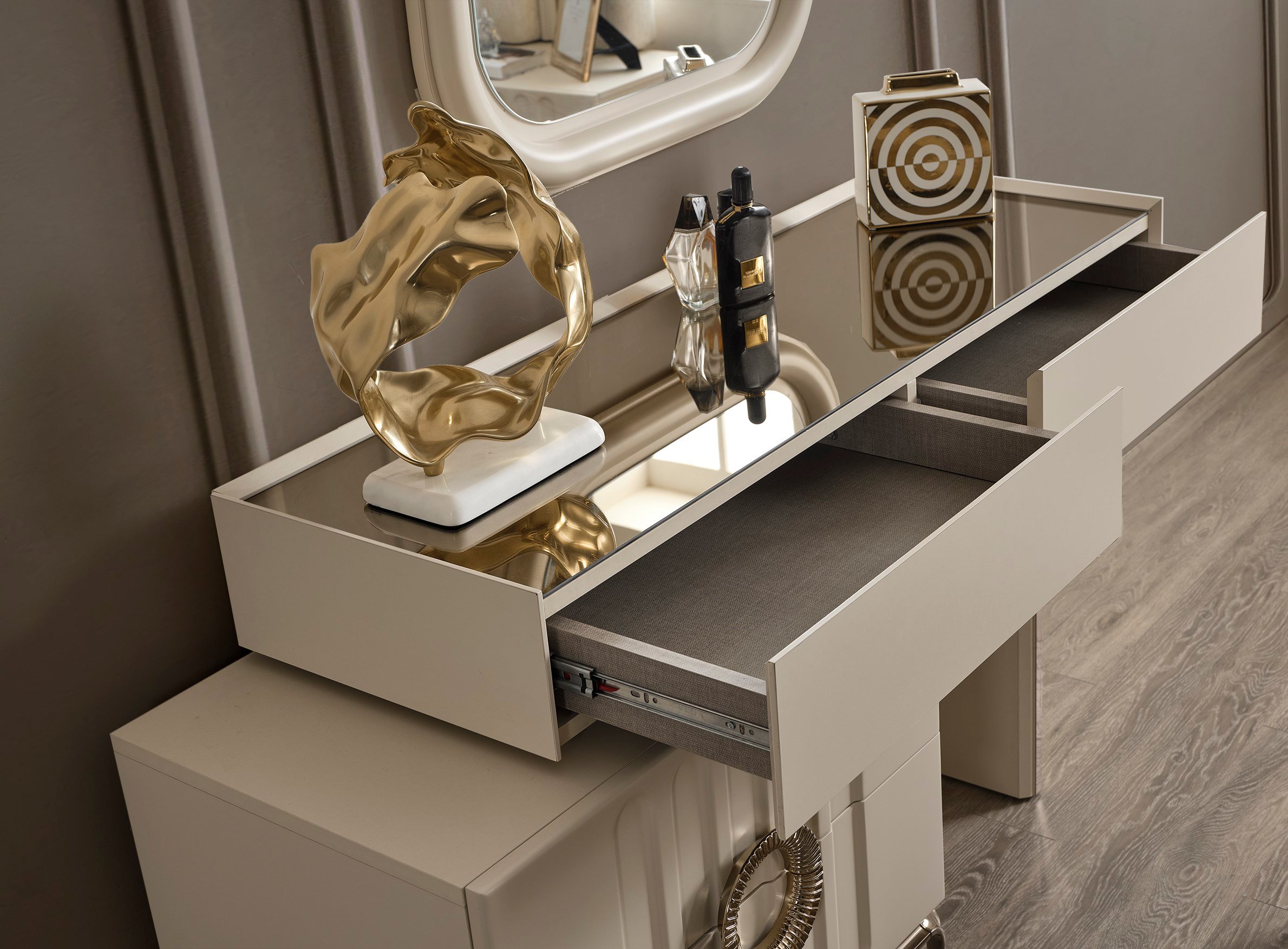 DELÜX YATAK ODASI TAKIMI