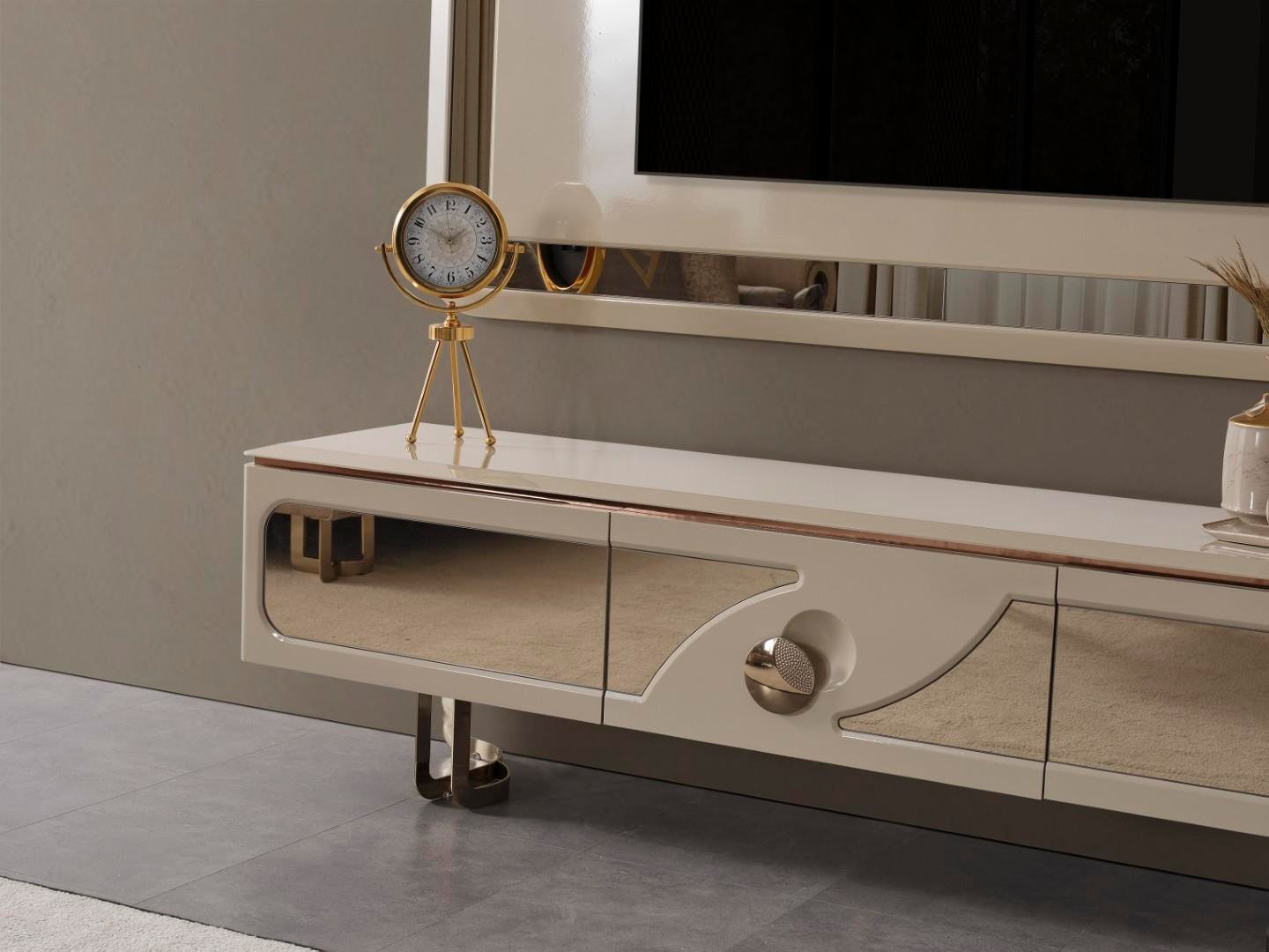 GUCCİ DUVAR ÜNİTESİ