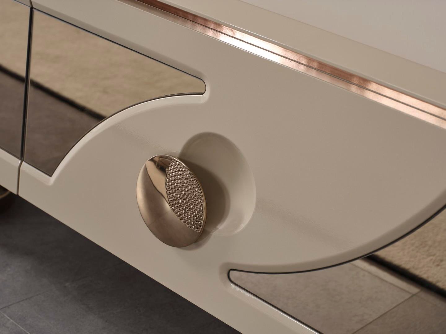 GUCCİ DUVAR ÜNİTESİ