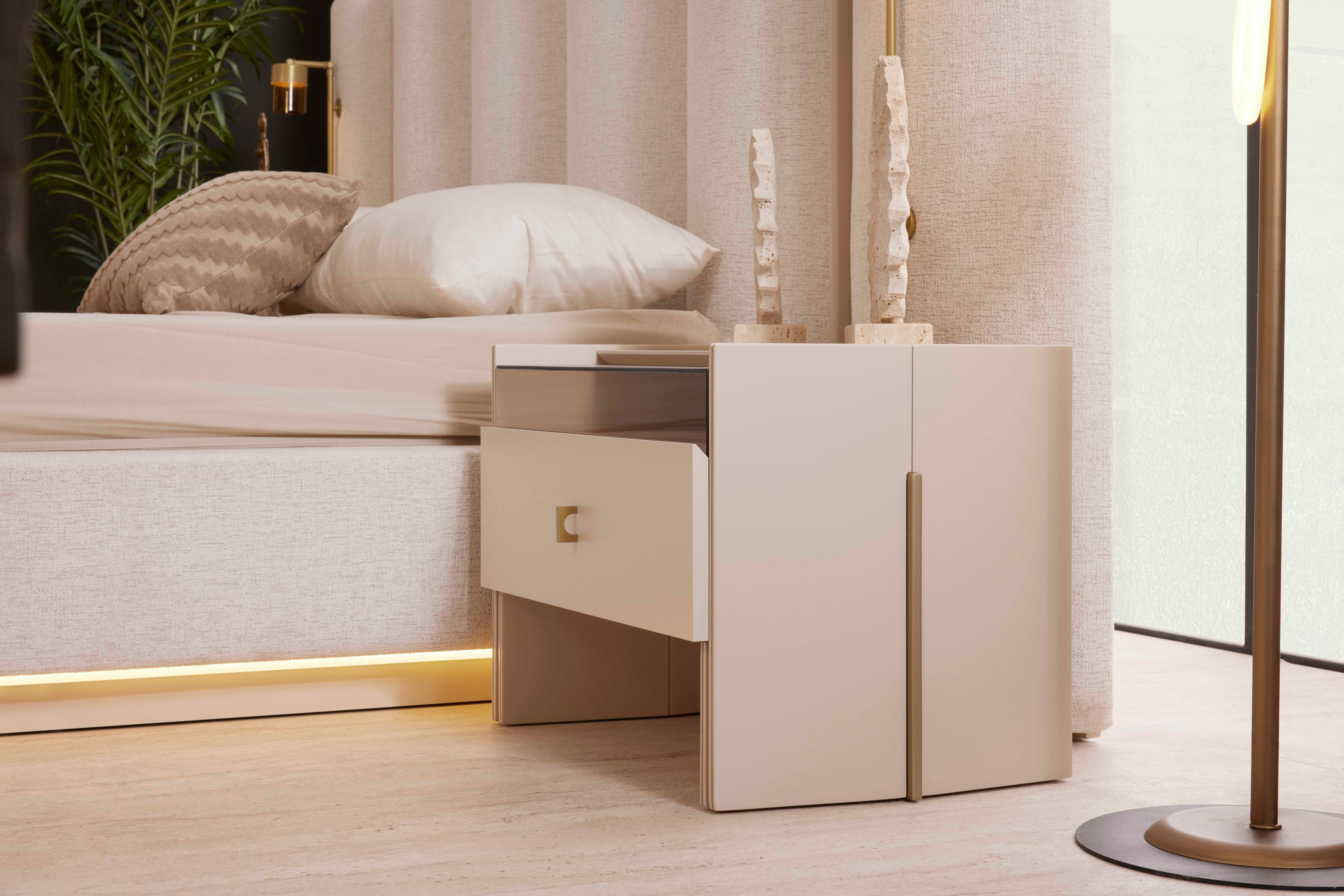 HELEN YATAK ODASI TAKIMI