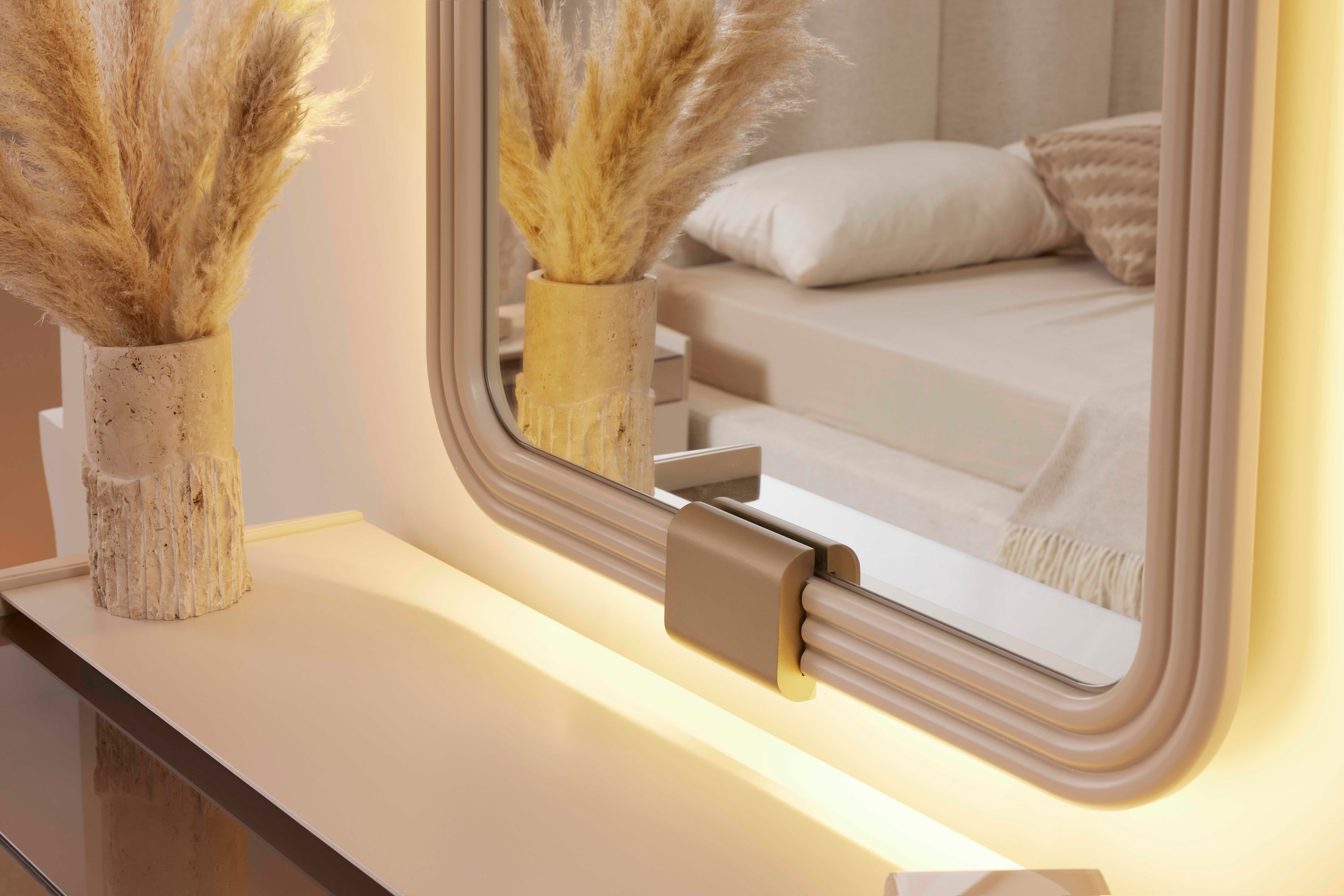 HELEN YATAK ODASI TAKIMI