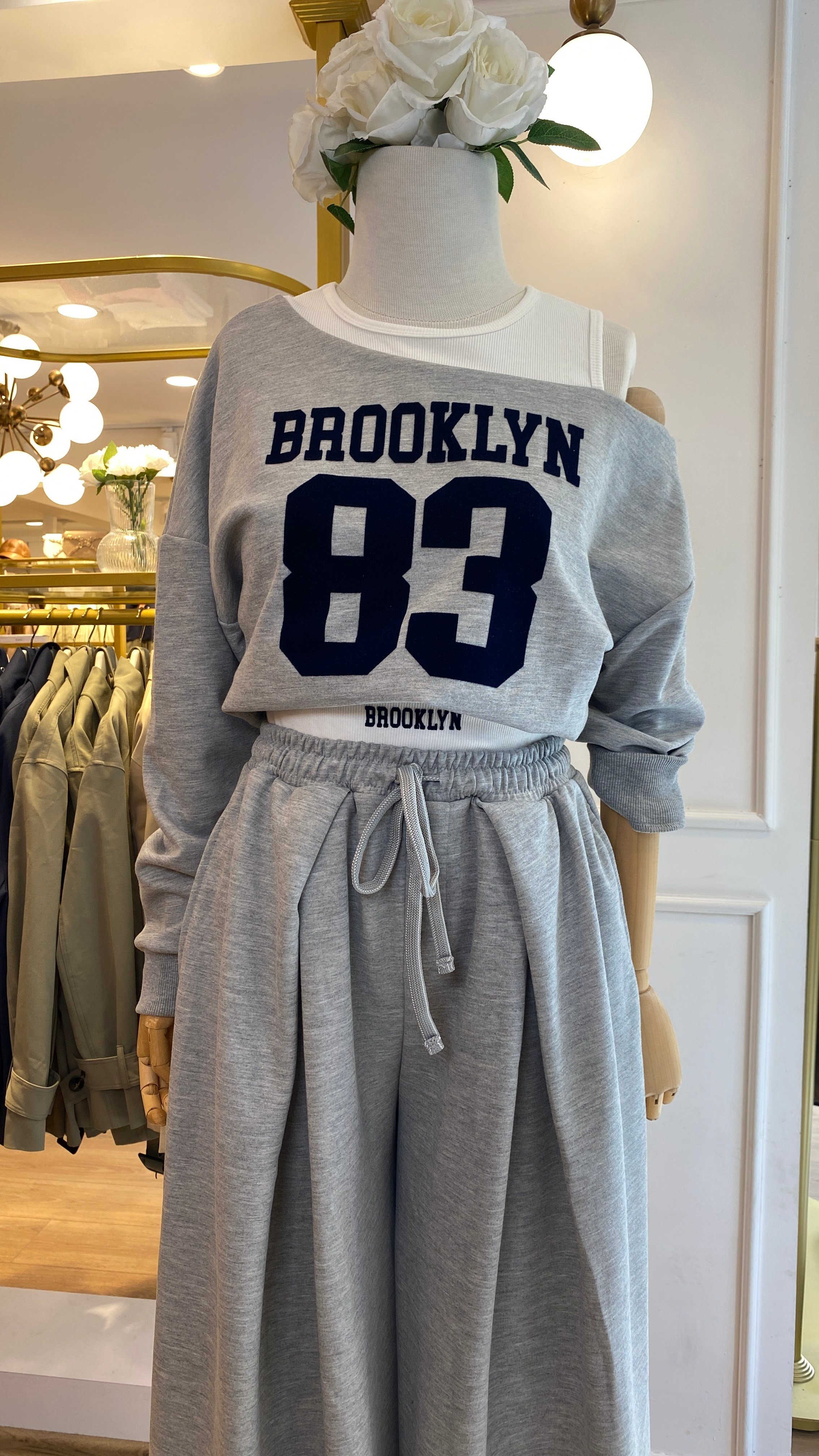 Asimetrik Atlet Detaylı Sweatshirt