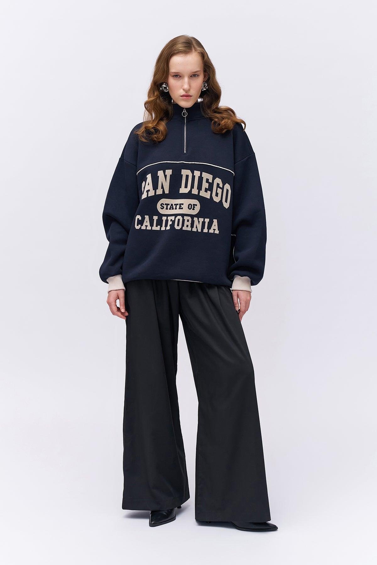Balıkçı Yaka Yazılı Oversize Sweatshirt