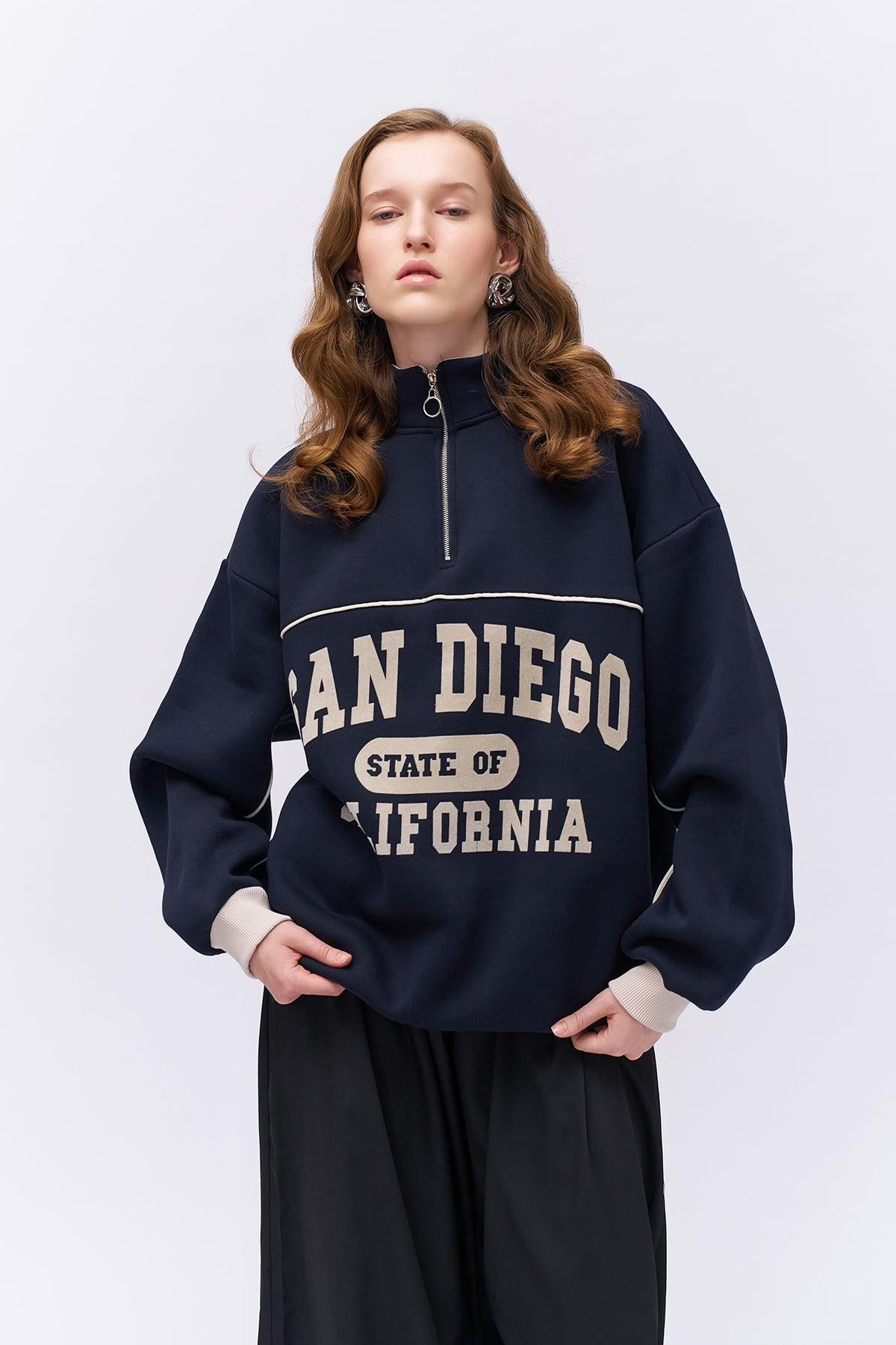 Balıkçı Yaka Yazılı Oversize Sweatshirt