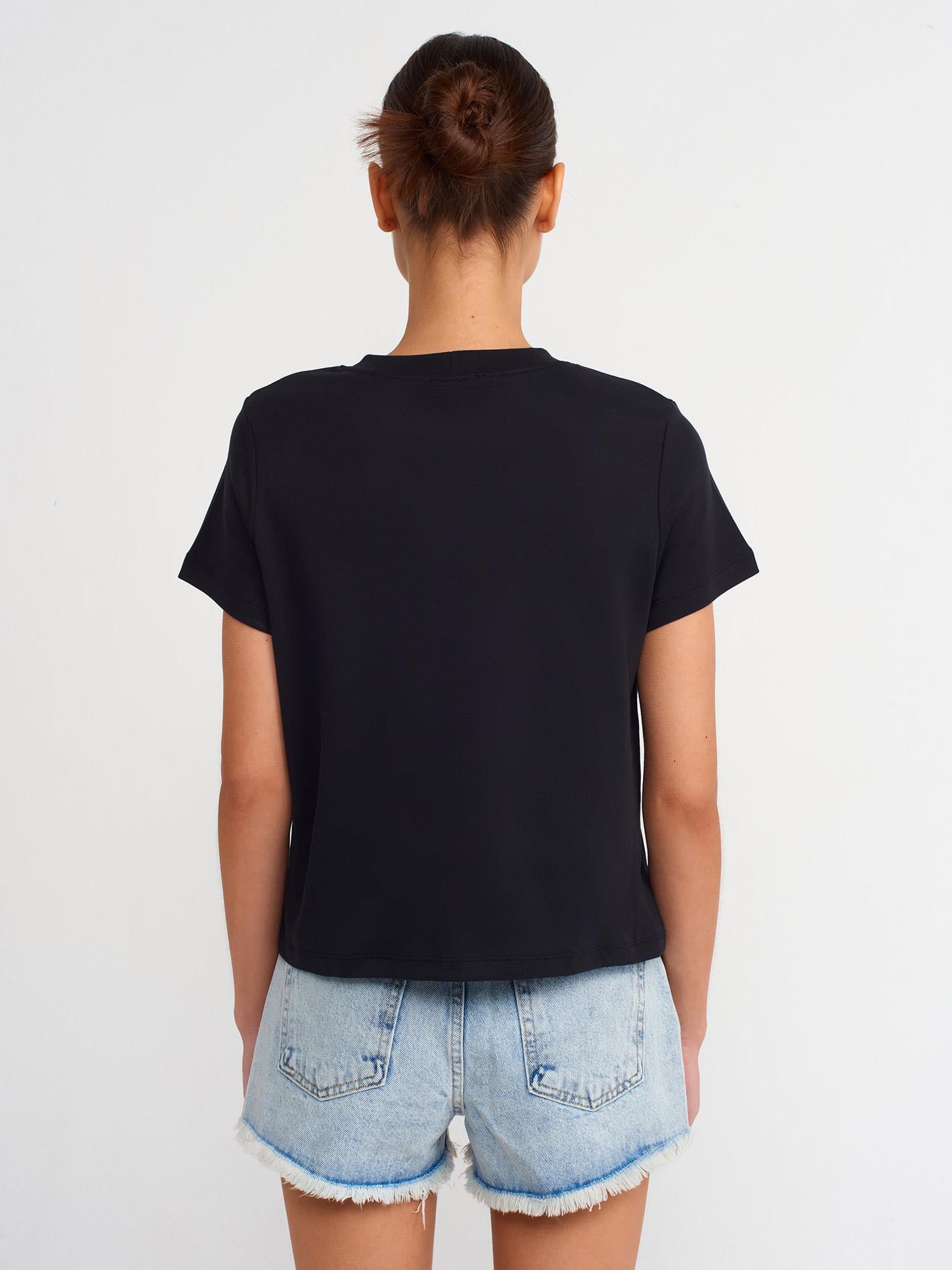 Bisiklet Yaka Pamuklu T-shirt