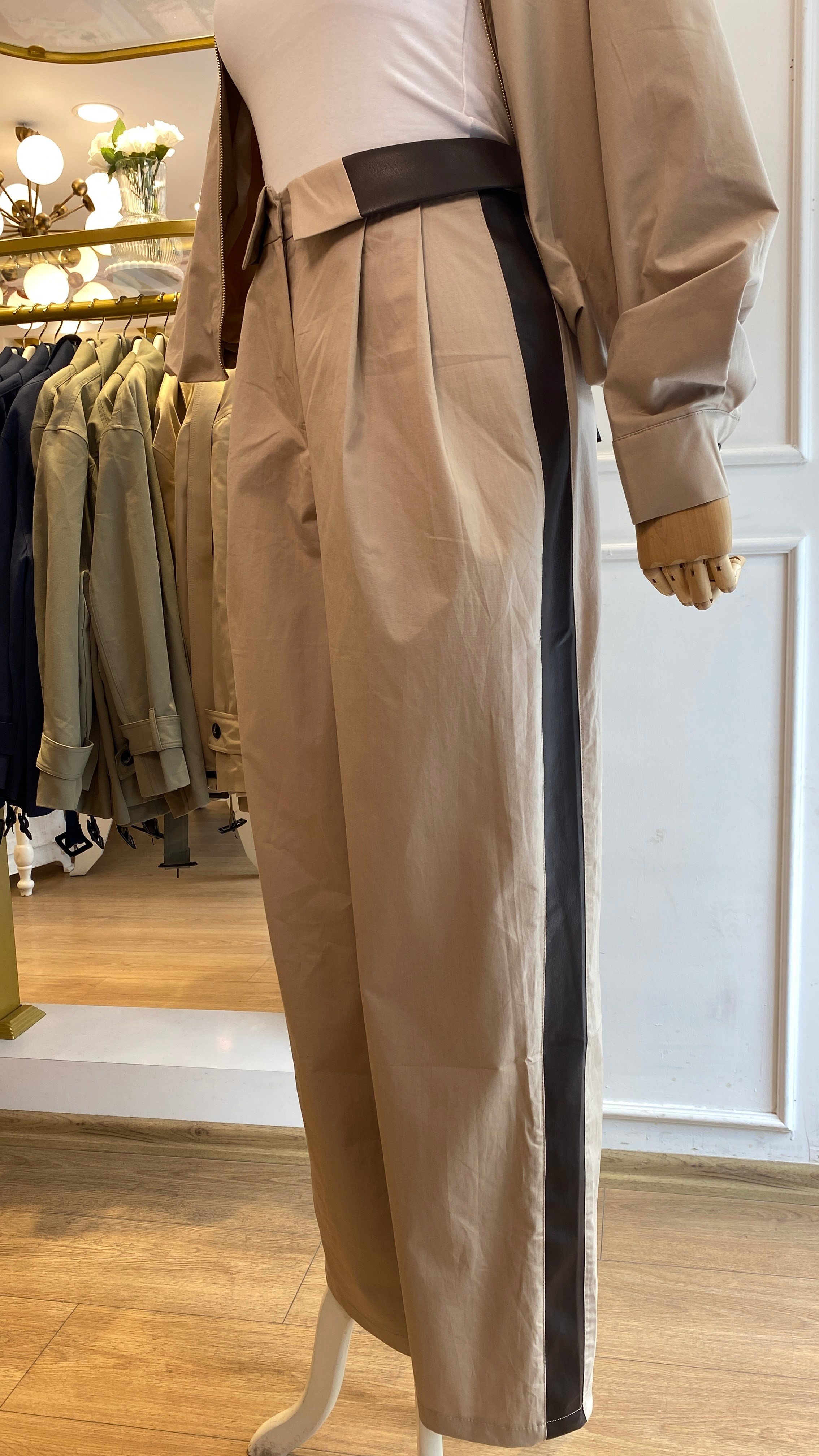 Deri Detaylı Pantolon