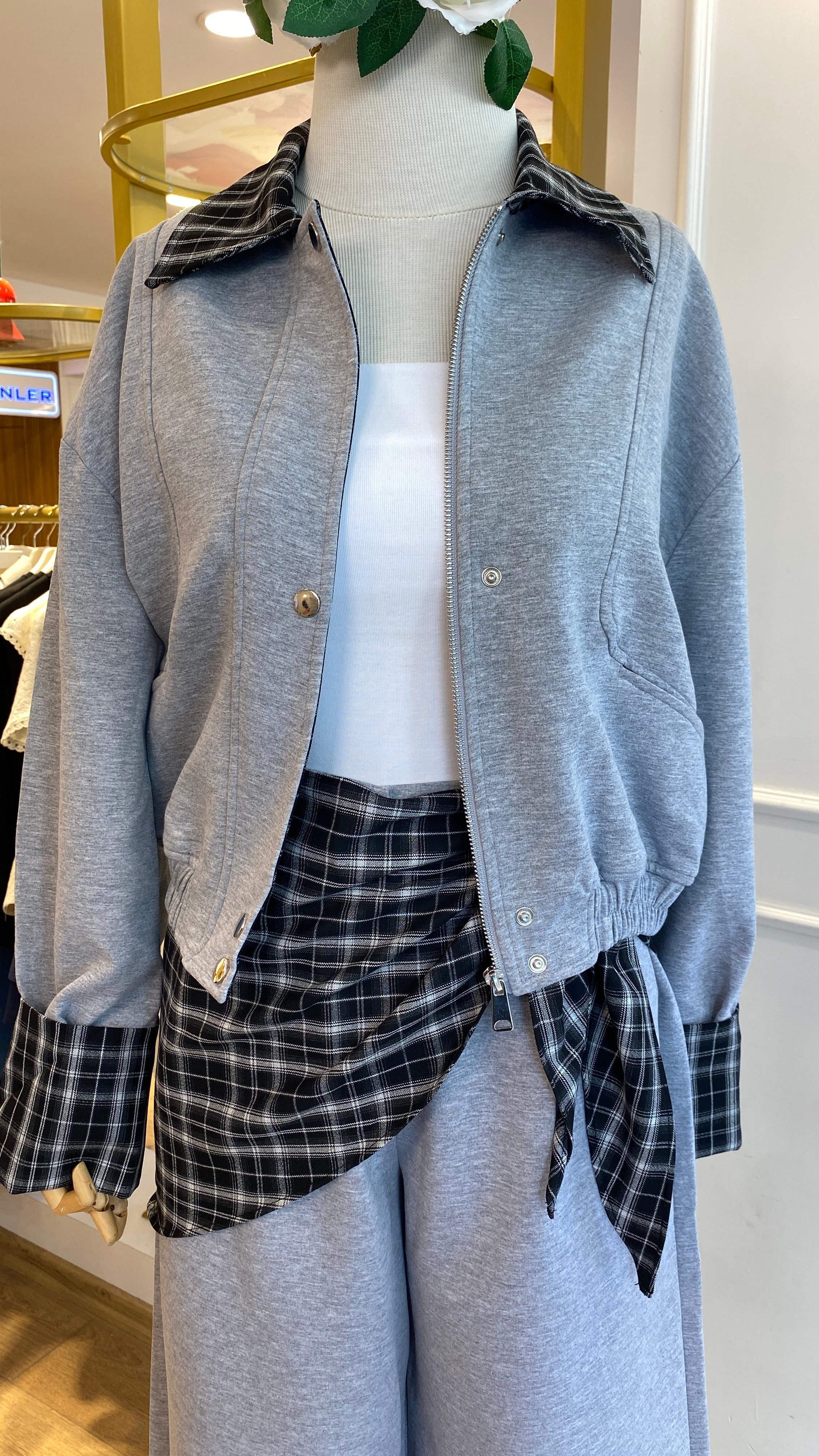 Ekose Detaylı Sweatshirt