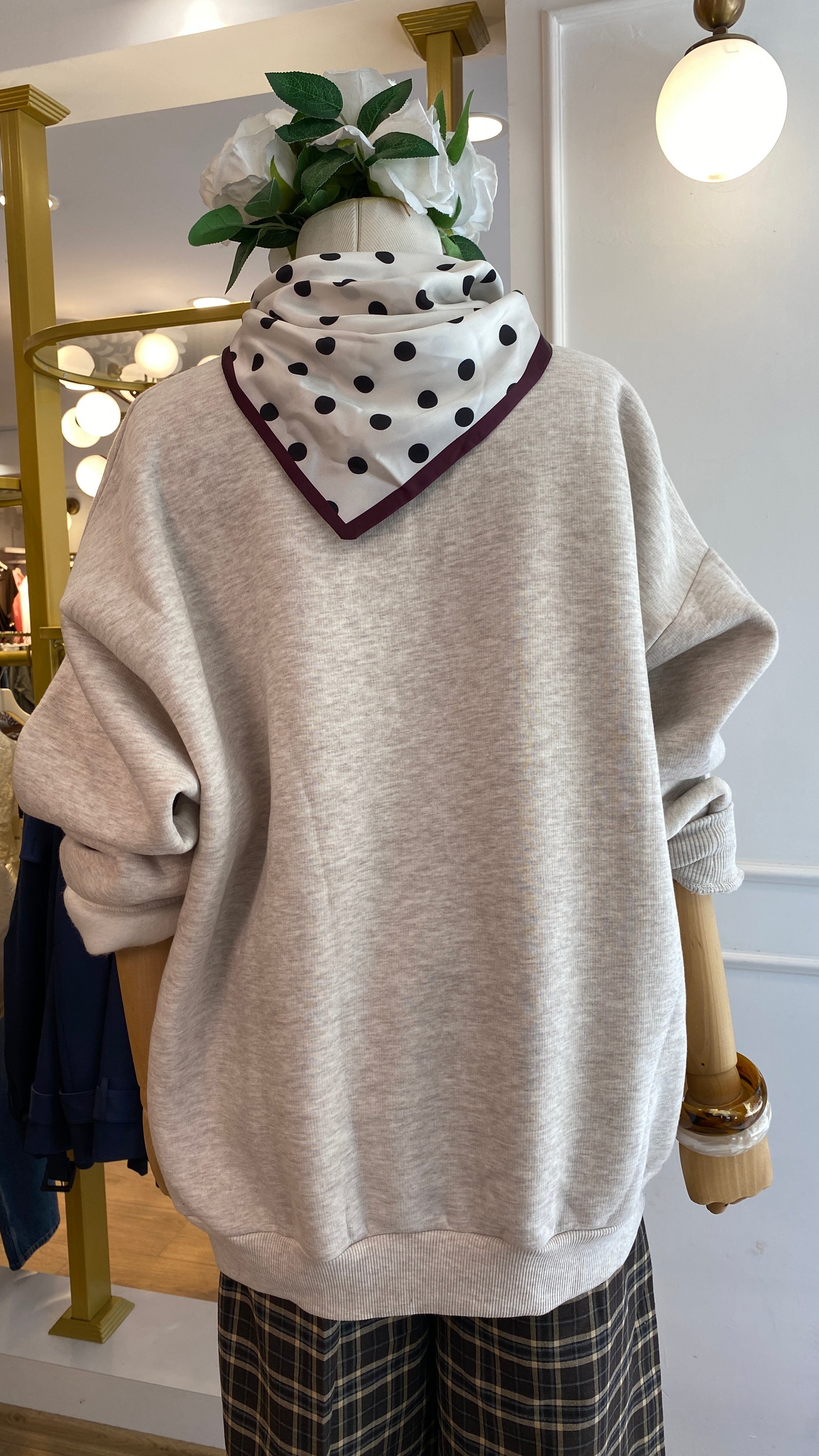 Fular Detaylı Sweatshirt