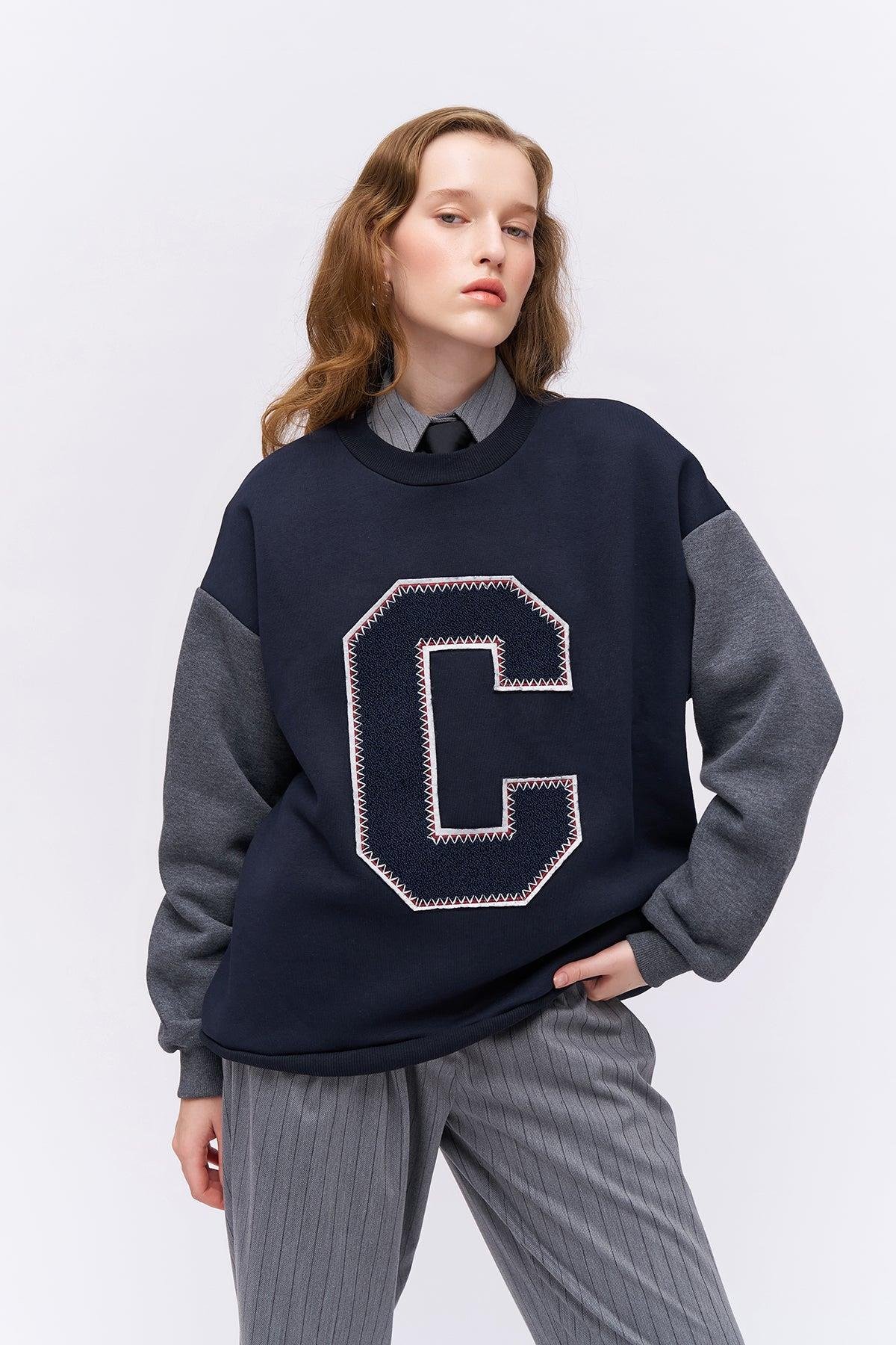 Keçe Detaylı Sweatshirt