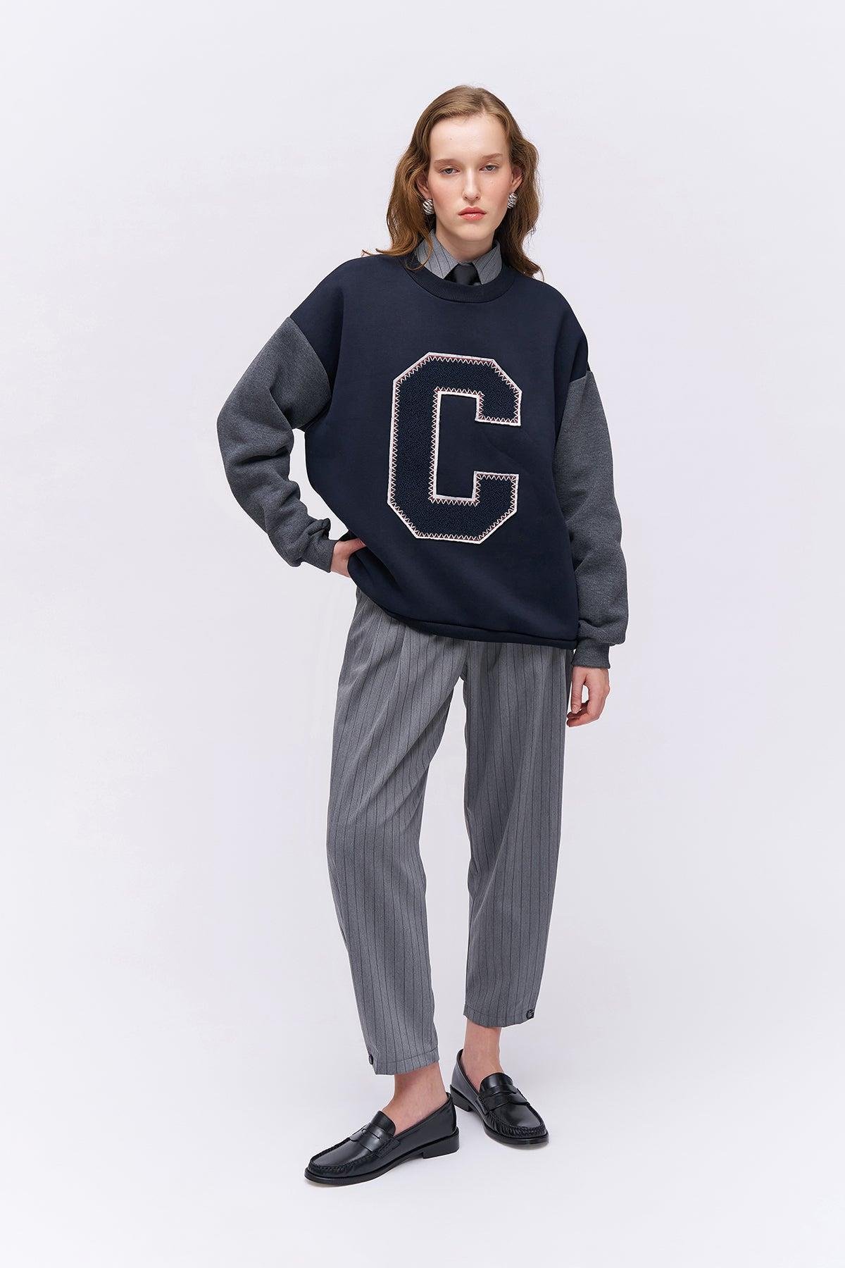 Keçe Detaylı Sweatshirt