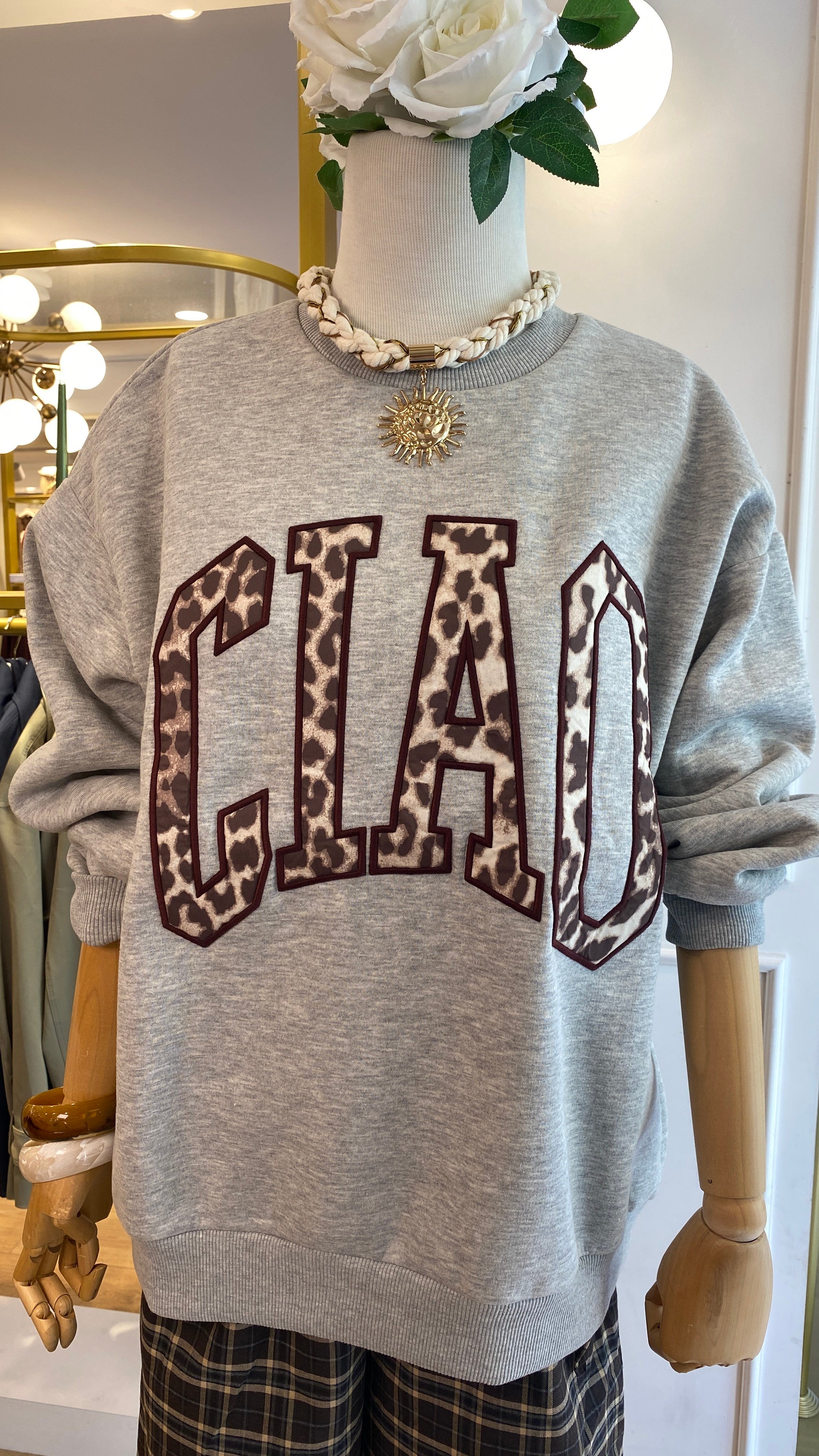 Nakış Detaylı Sweatshirt
